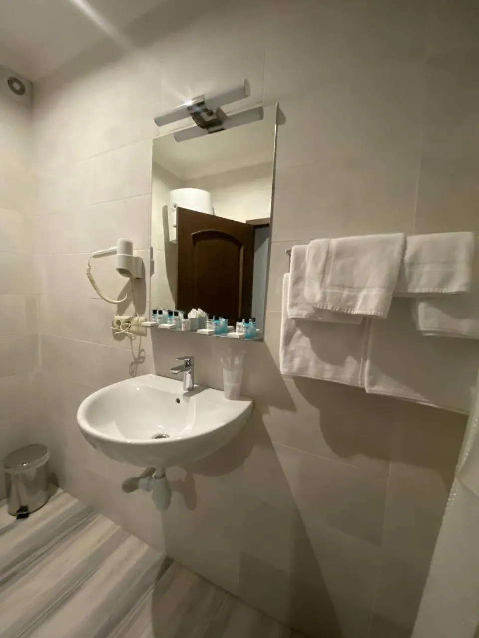 Shower in T&S Apart-Hotel