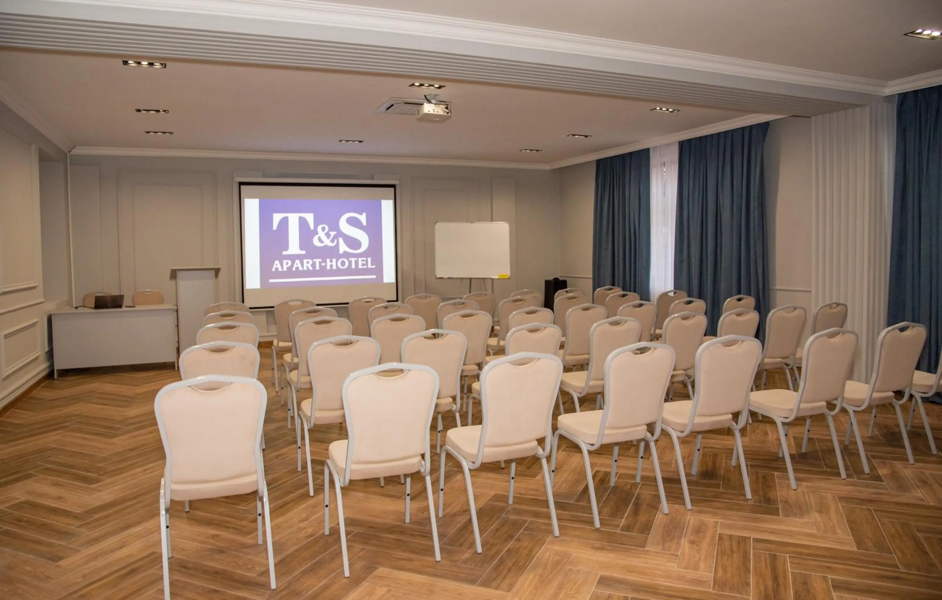 Meeting/conference room in T&S Apart-Hotel