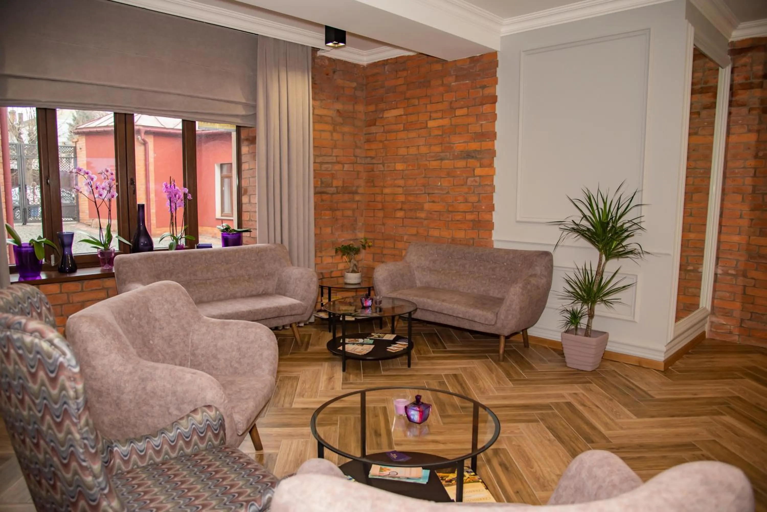 Staff in T&S Apart-Hotel