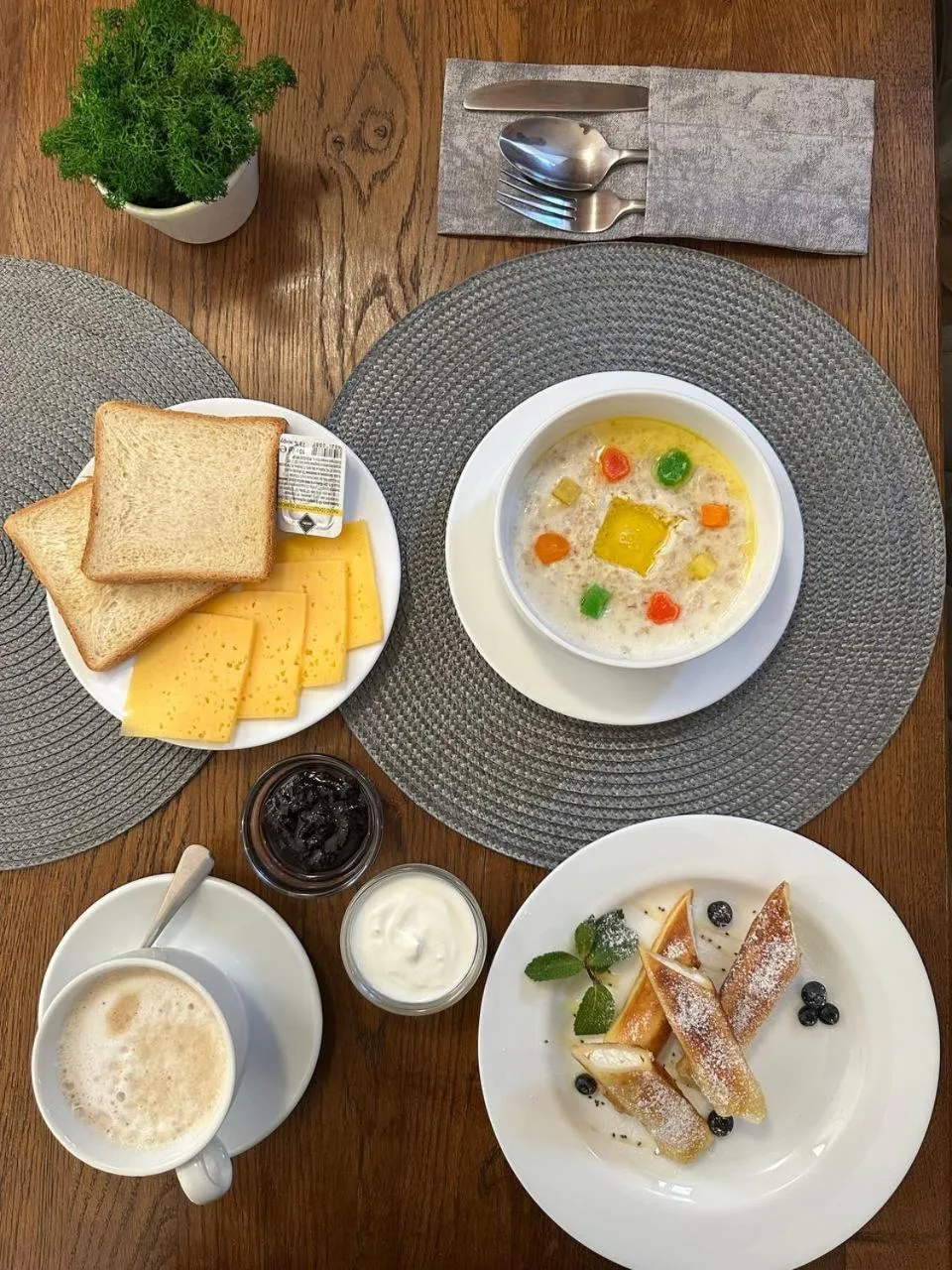Buffet breakfast in T&S Apart-Hotel