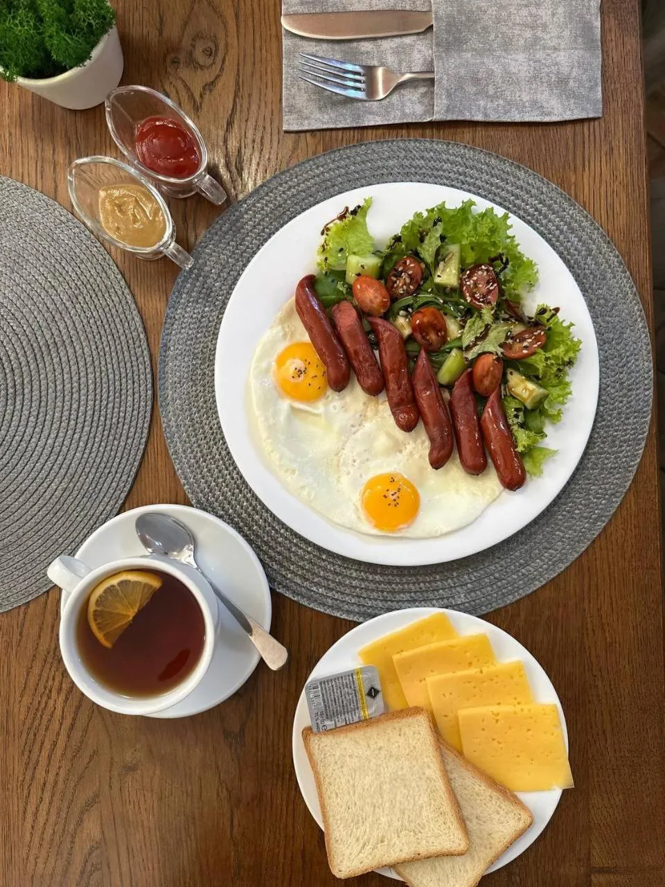 Buffet breakfast in T&S Apart-Hotel