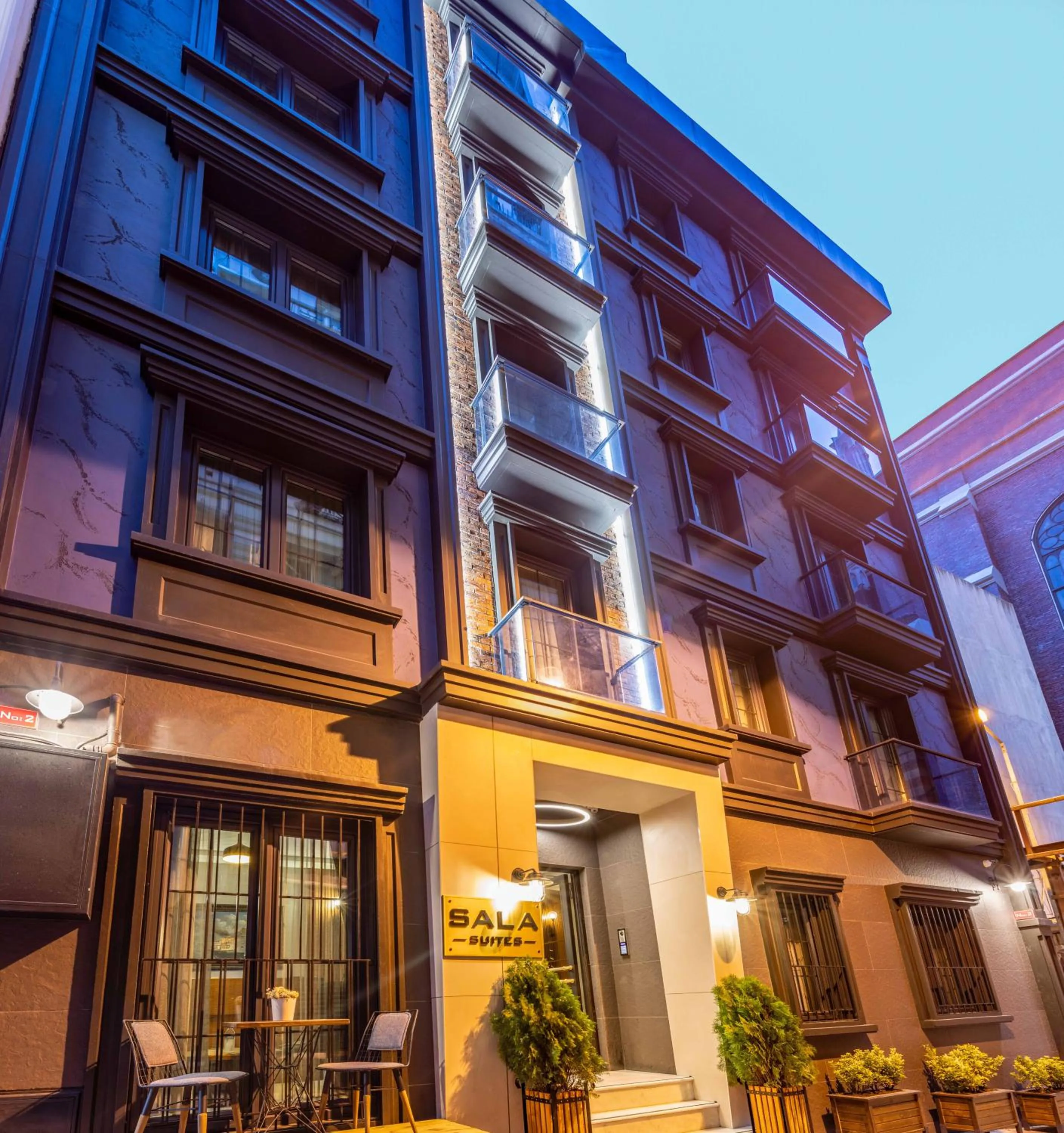 Property building in SALA SUITES