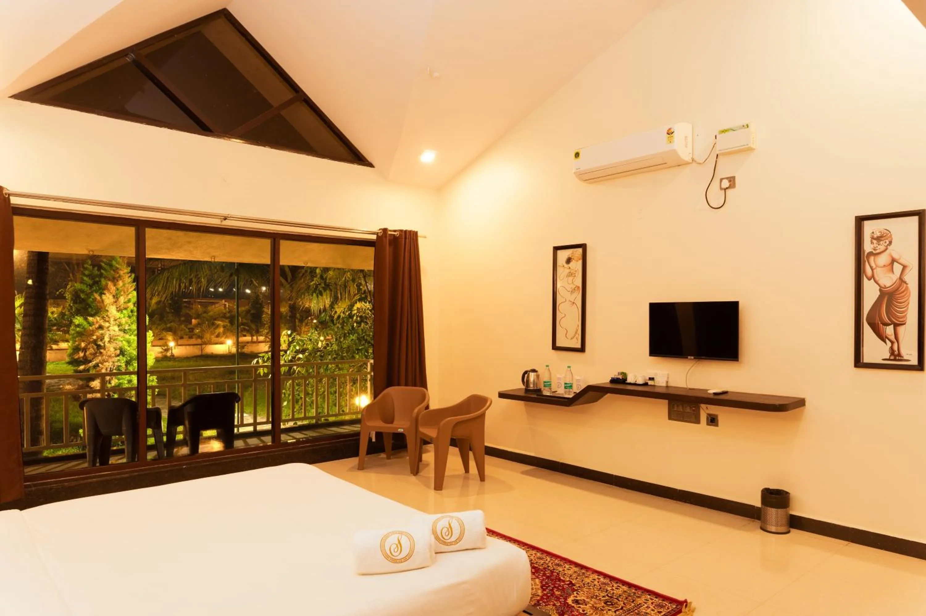 Bedroom, Bed in Shreeyog Resort Dandeli
