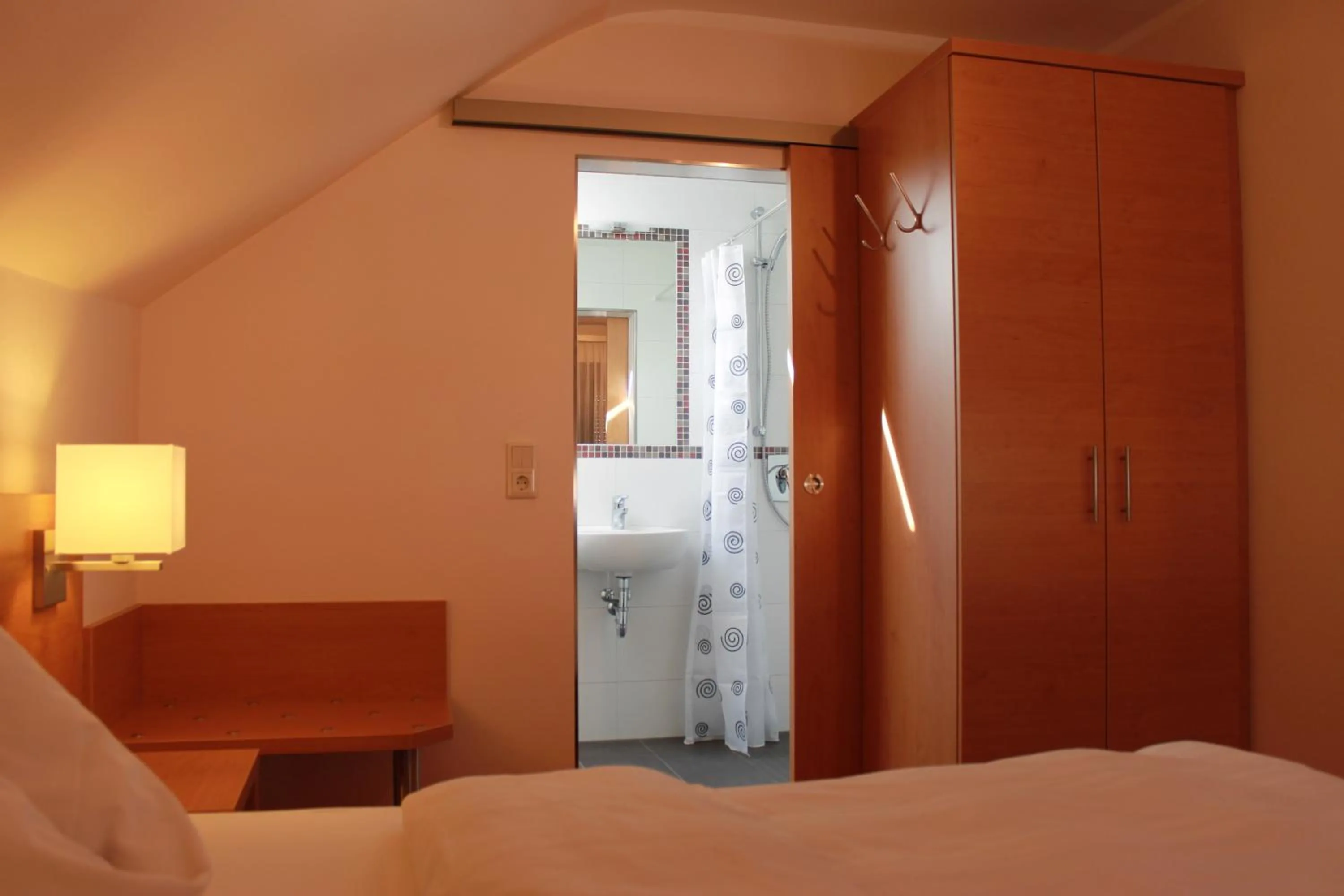 Bedroom, Bed in Hotel Hübler