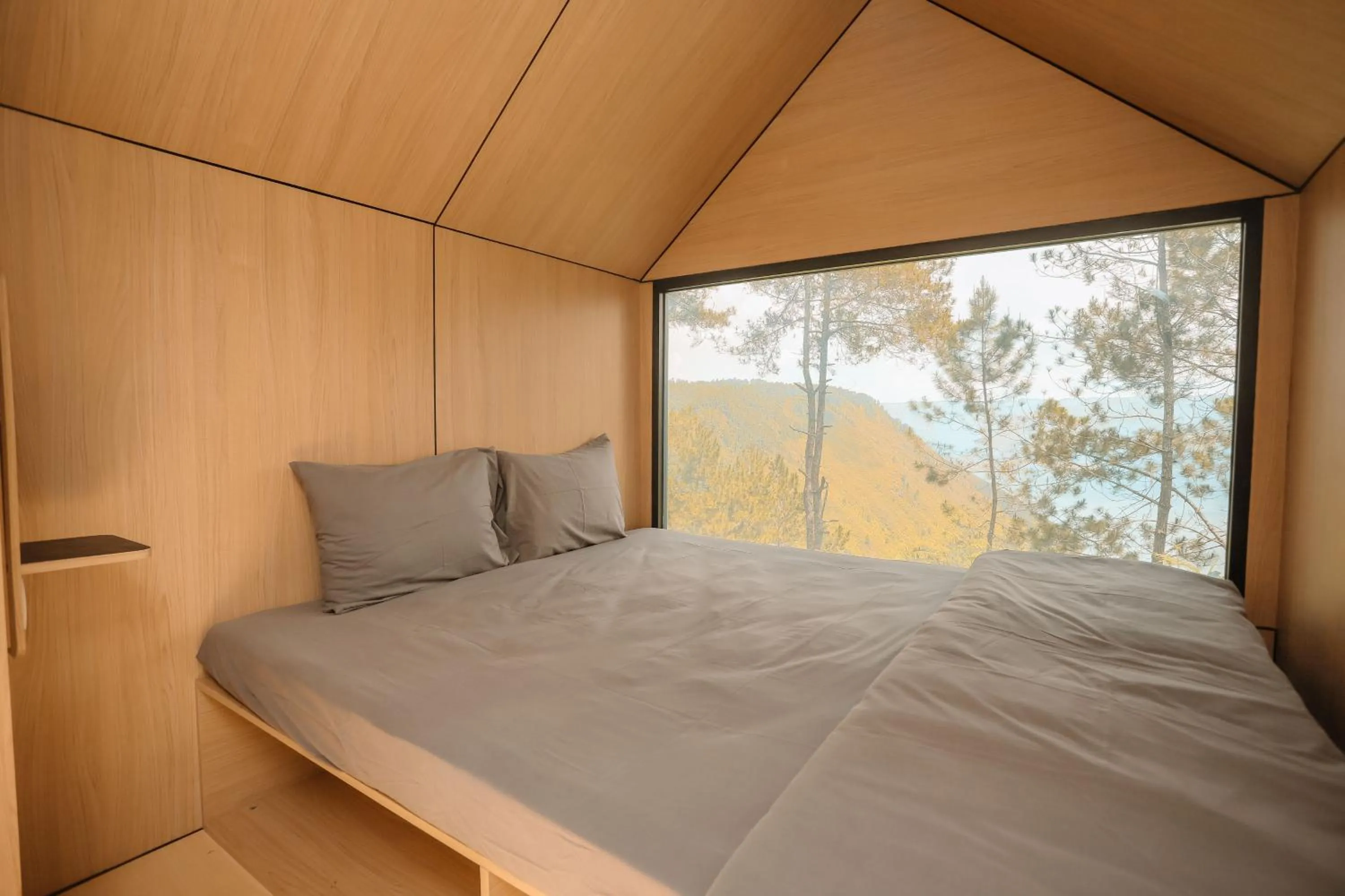 Bed in Bobocabin Kaldera, Toba