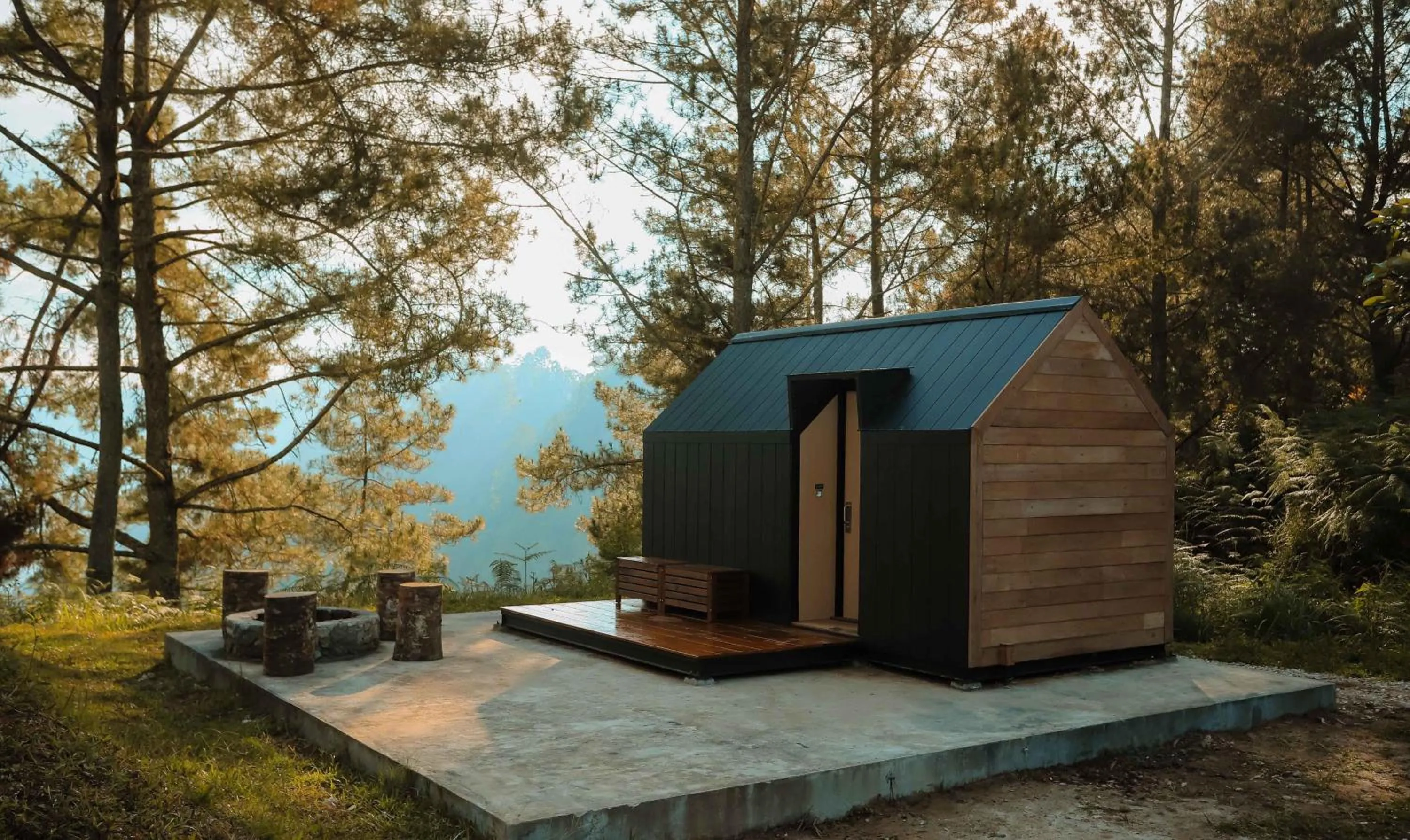 Property building in Bobocabin Kaldera, Toba