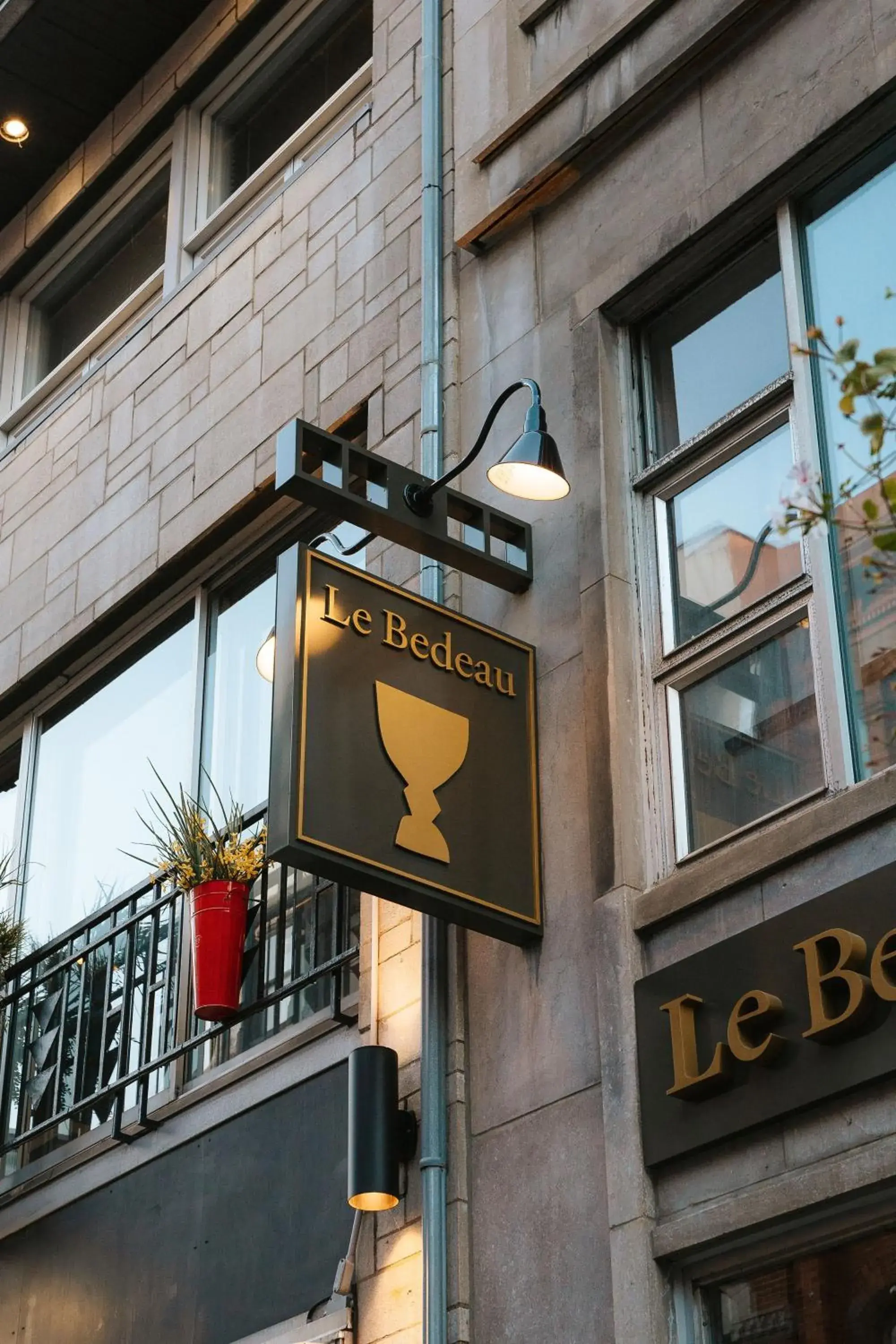 Restaurant/places to eat in Hotel Manoir Victoria Restaurant/places to eat in Hotel Manoir Victoria