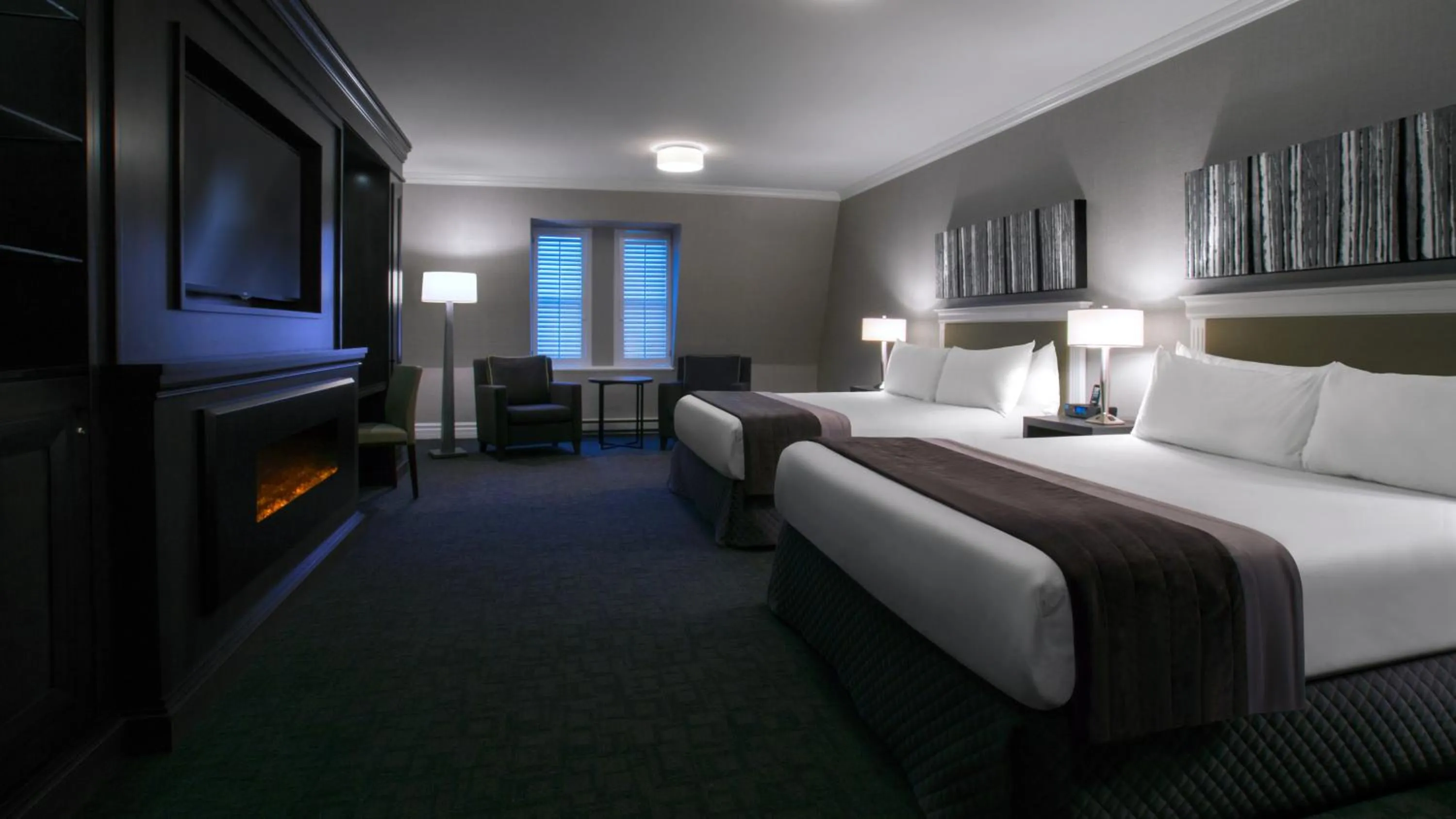 Photo of the whole room, Bed in Hotel Manoir Victoria