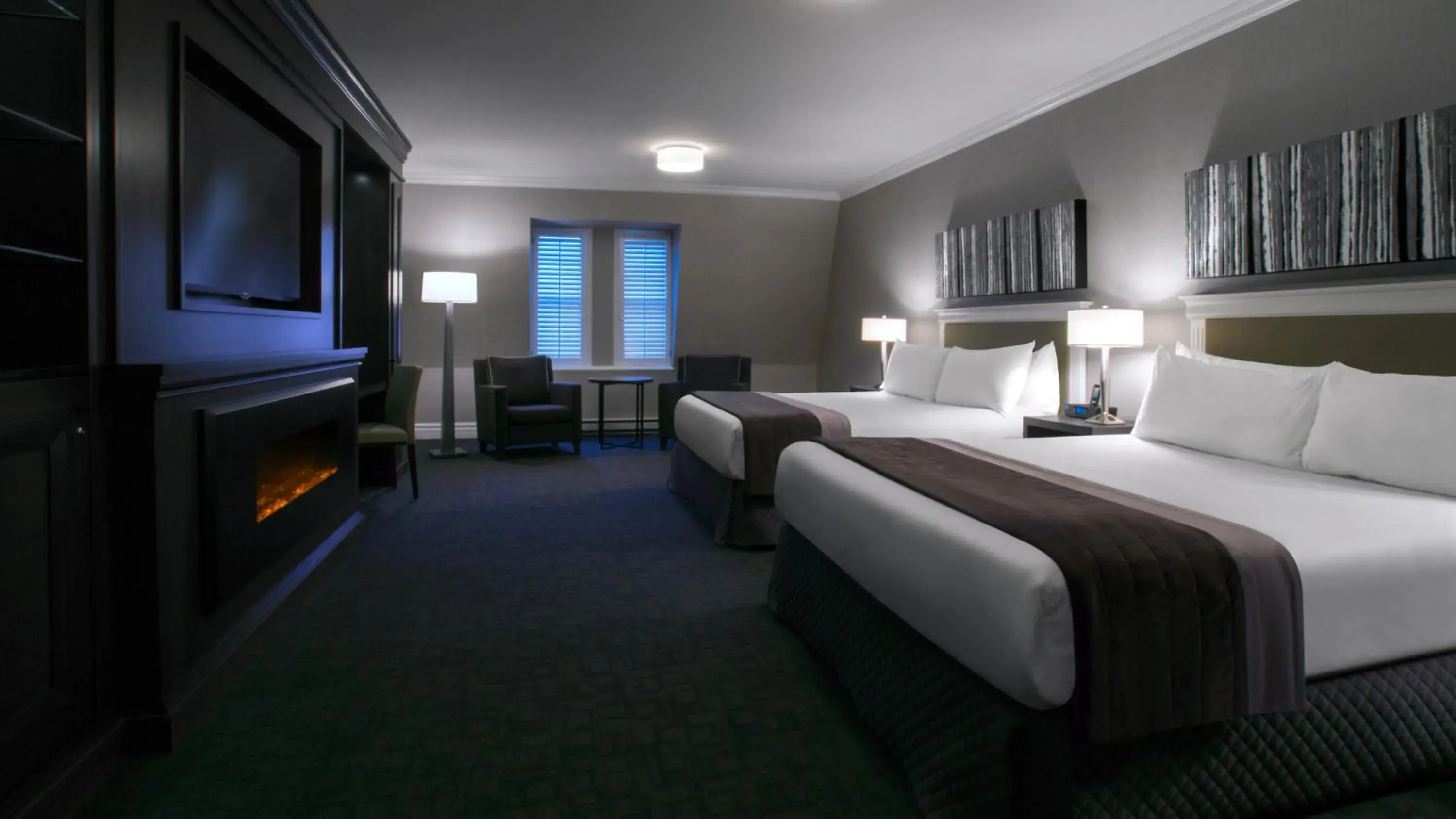 Photo of the whole room, Bed in Hotel Manoir Victoria Photo of the whole room, Bed in Hotel Manoir Victoria