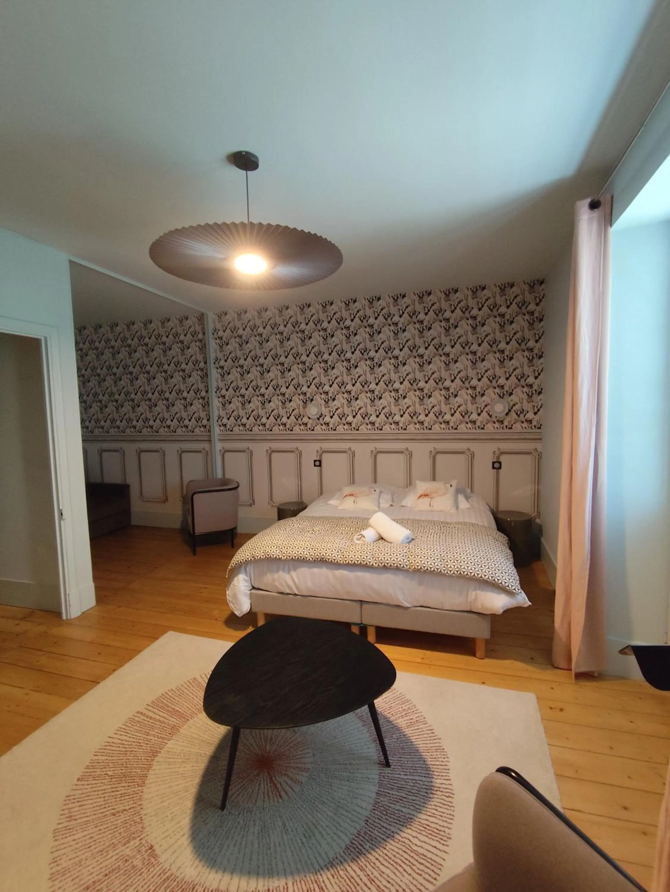 Bed in Domaine Clairfontaine Noyarey - Suites Junior