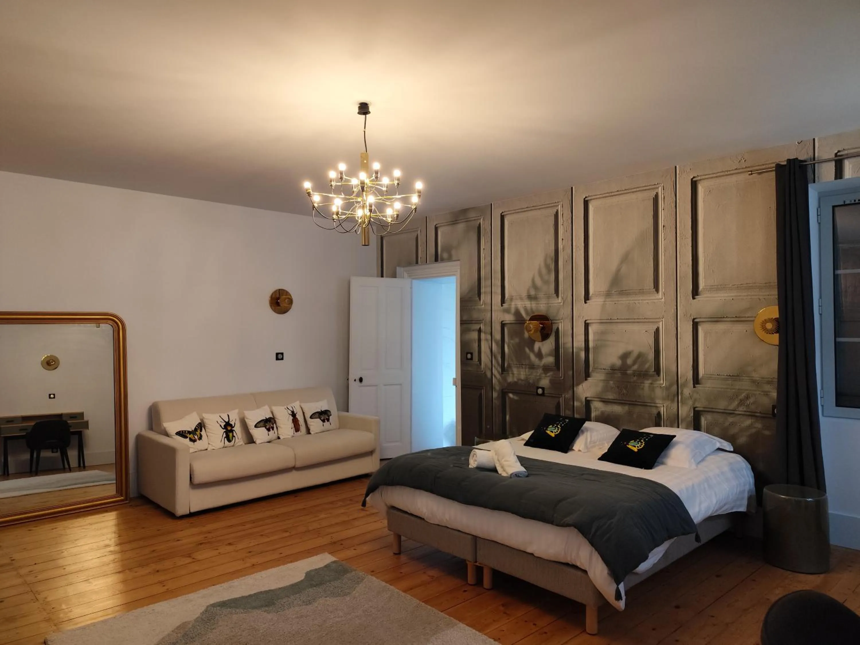 Bed in Domaine Clairfontaine Noyarey - Suites Junior