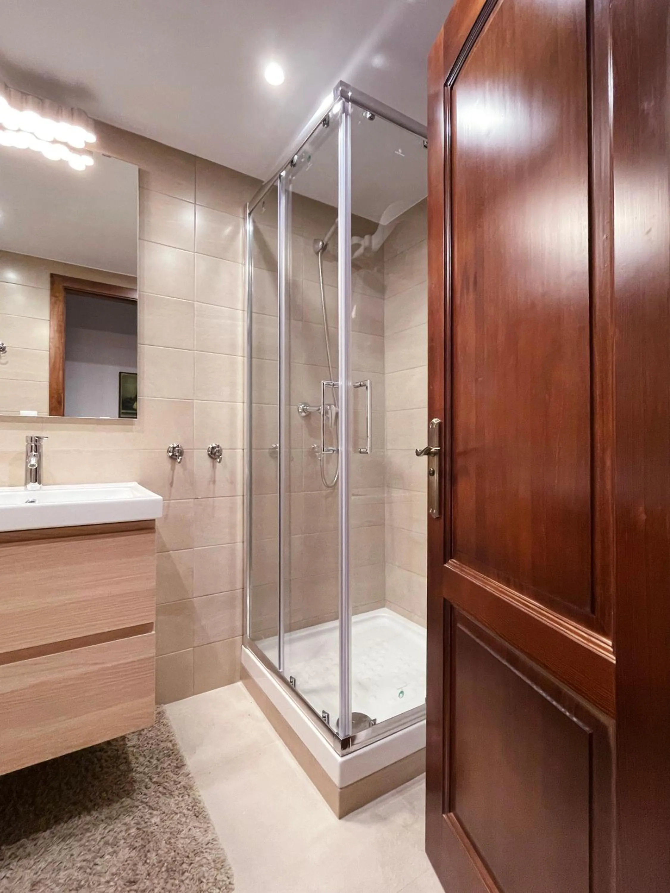 Shower in Balcon de Europa
