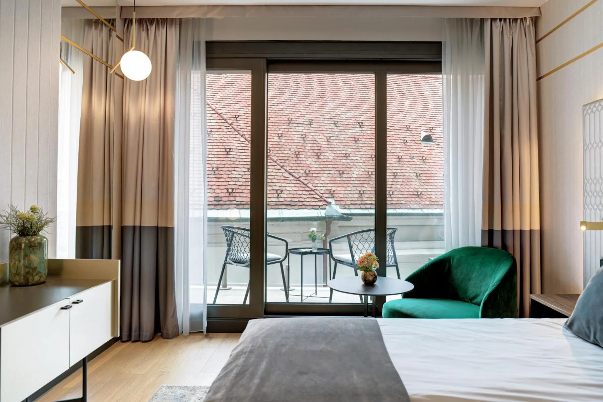 Balcony/Terrace, Bed in Emerald Downtown Luxury Suites by Continental Group