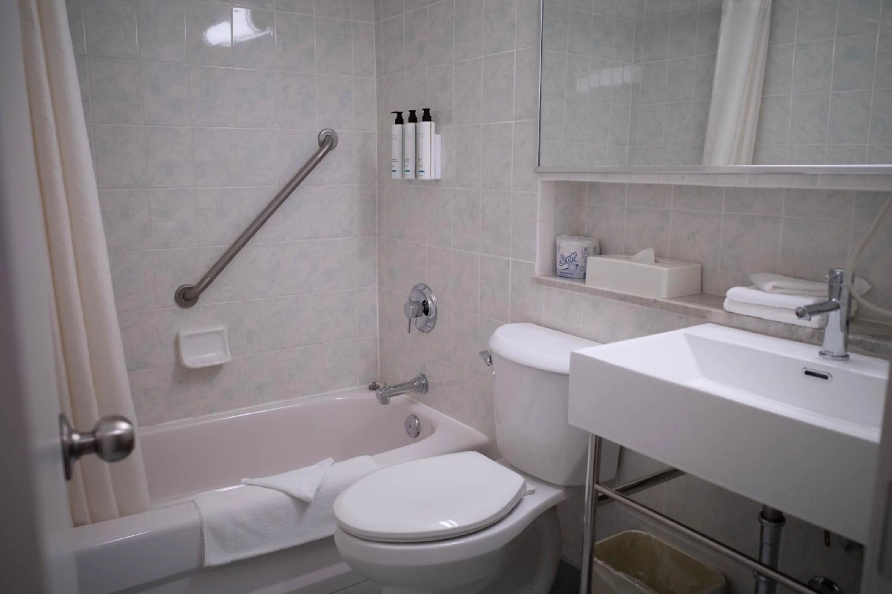 Shower in Travelodge by Wyndham Niagara Falls At the Falls