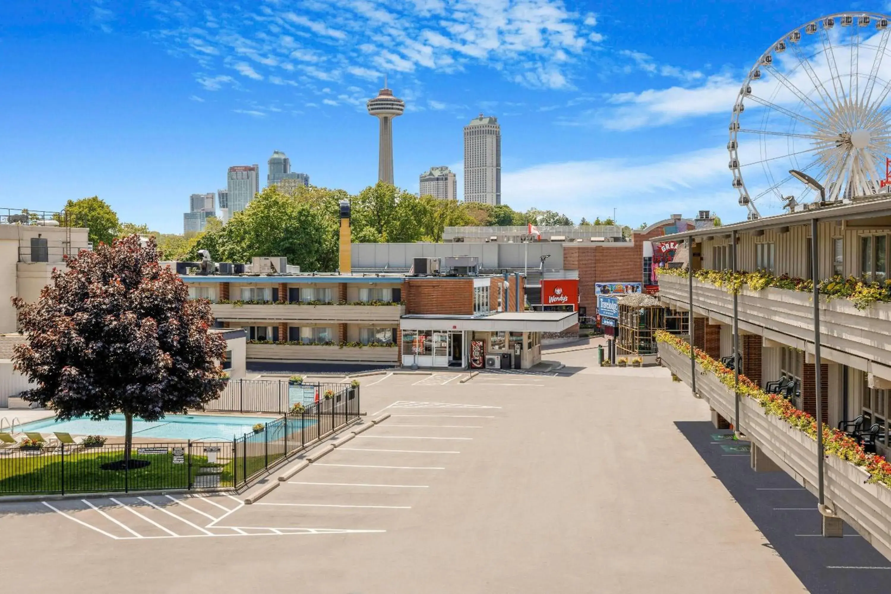 Property building in Travelodge by Wyndham Niagara Falls At the Falls Property building in Travelodge by Wyndham Niagara Falls At the Falls