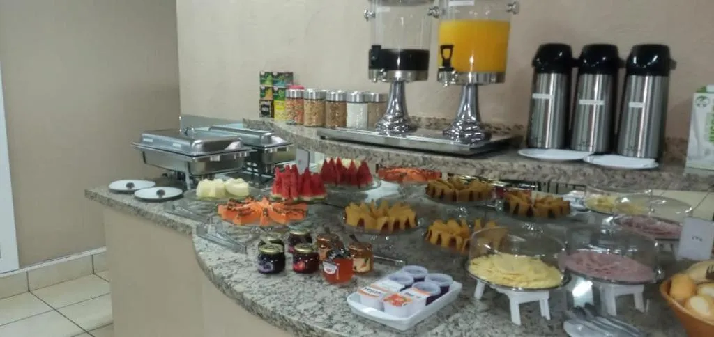 Buffet breakfast in Bravo City Hotel São Jose do Rio Preto Ltda