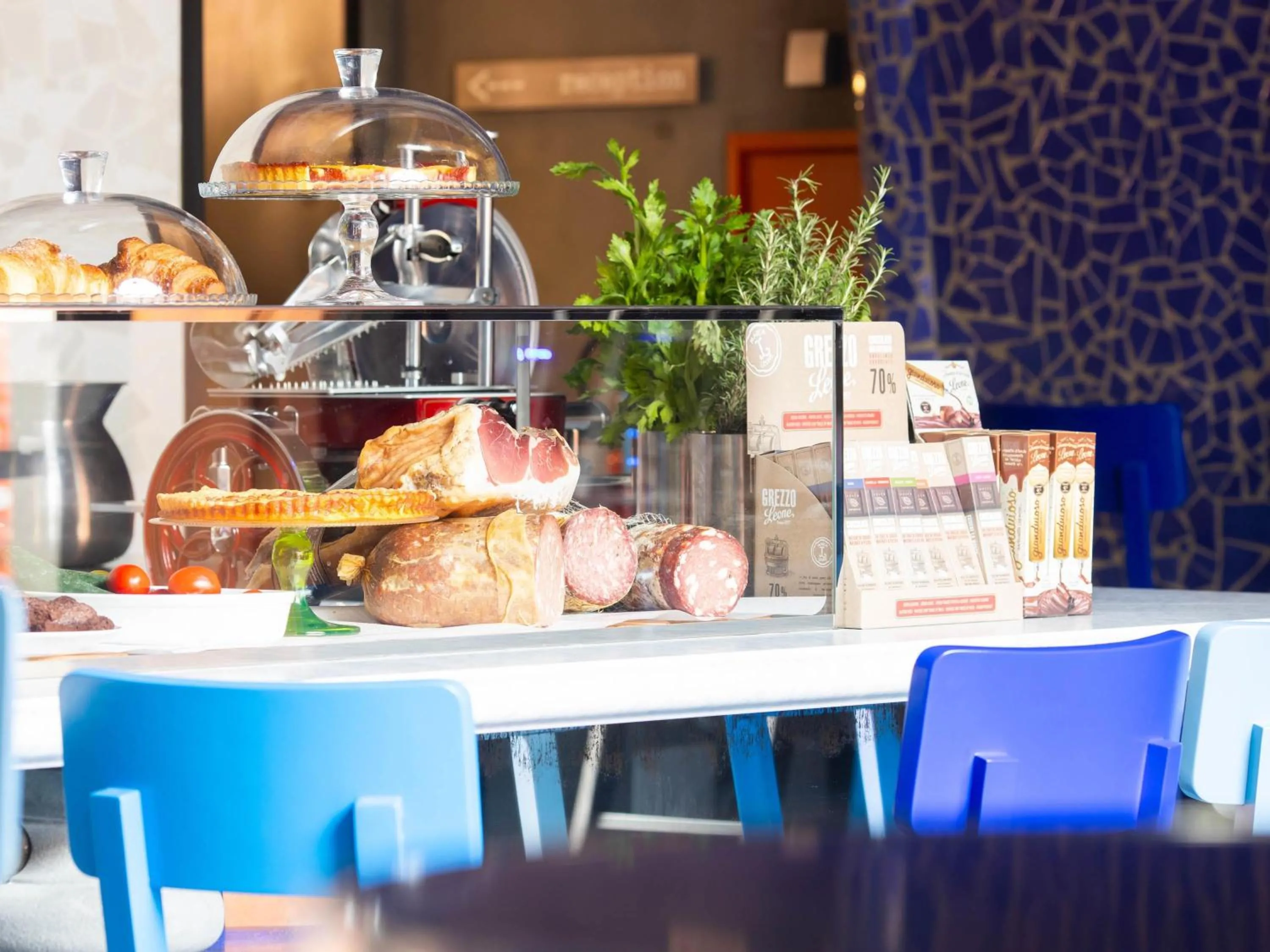 Restaurant/places to eat in 25hours Hotel Florence Piazza San Paolino