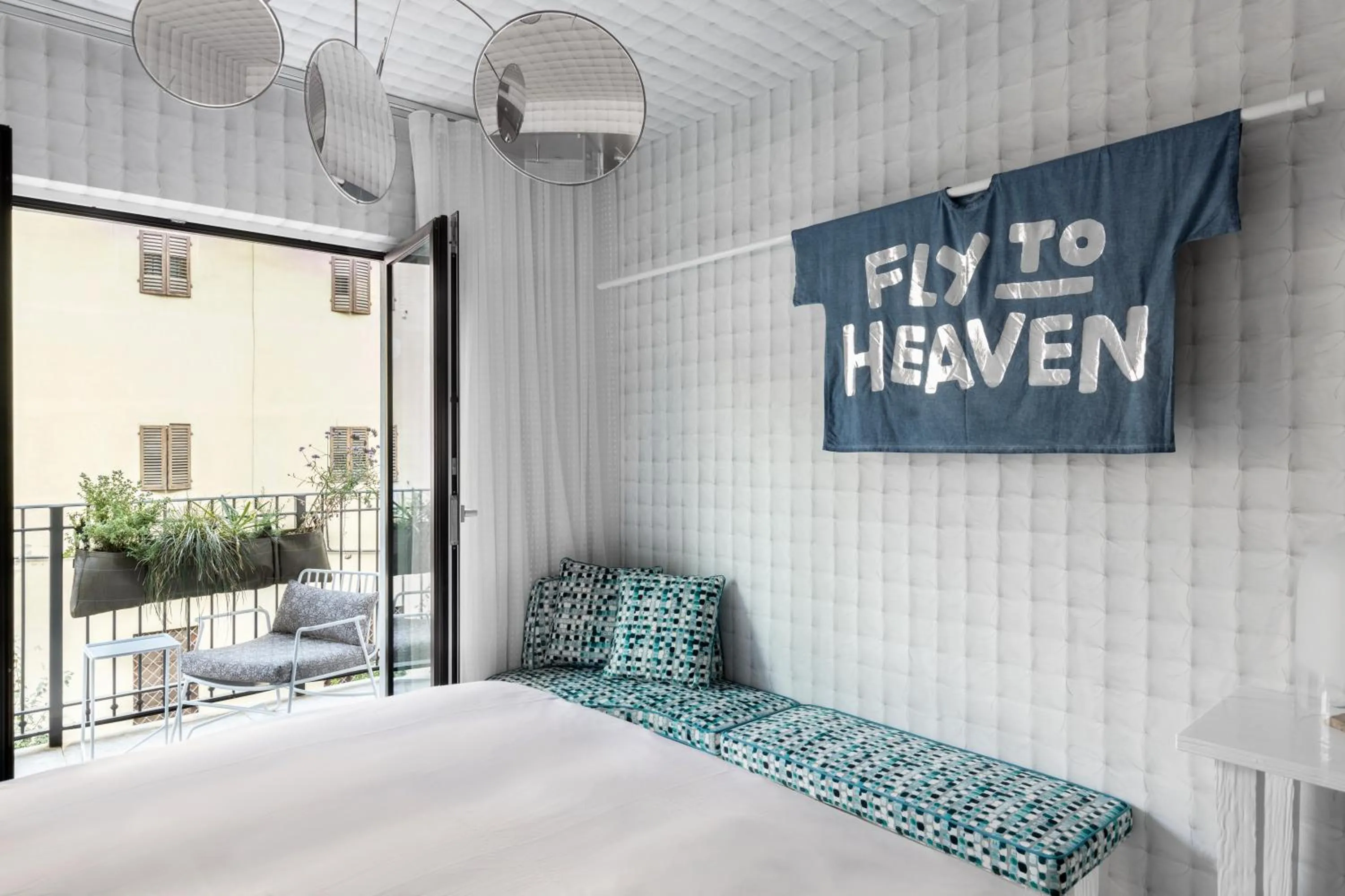 Balcony/Terrace, Bed in 25hours Hotel Florence Piazza San Paolino