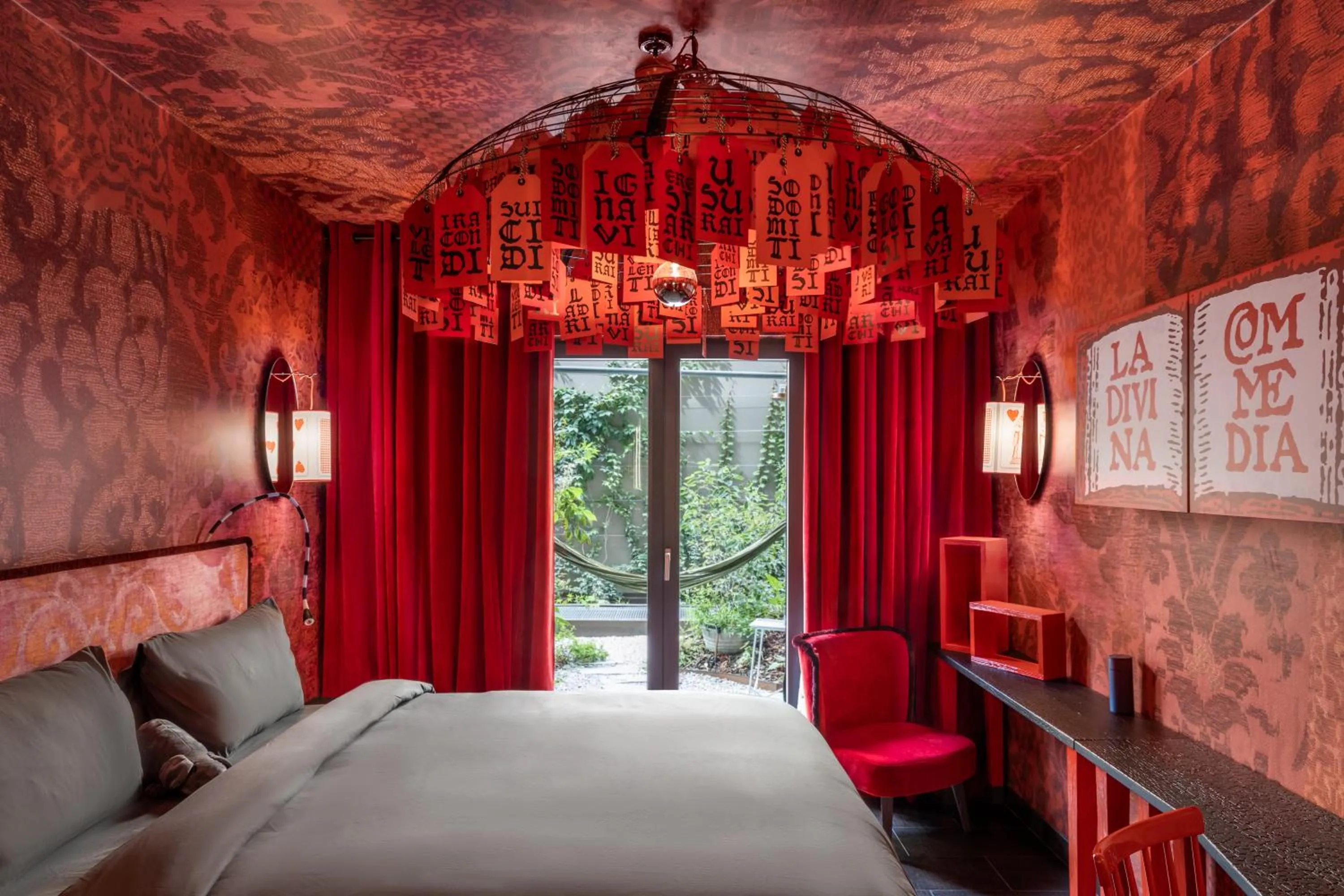 Bedroom, Bed in 25hours Hotel Florence Piazza San Paolino