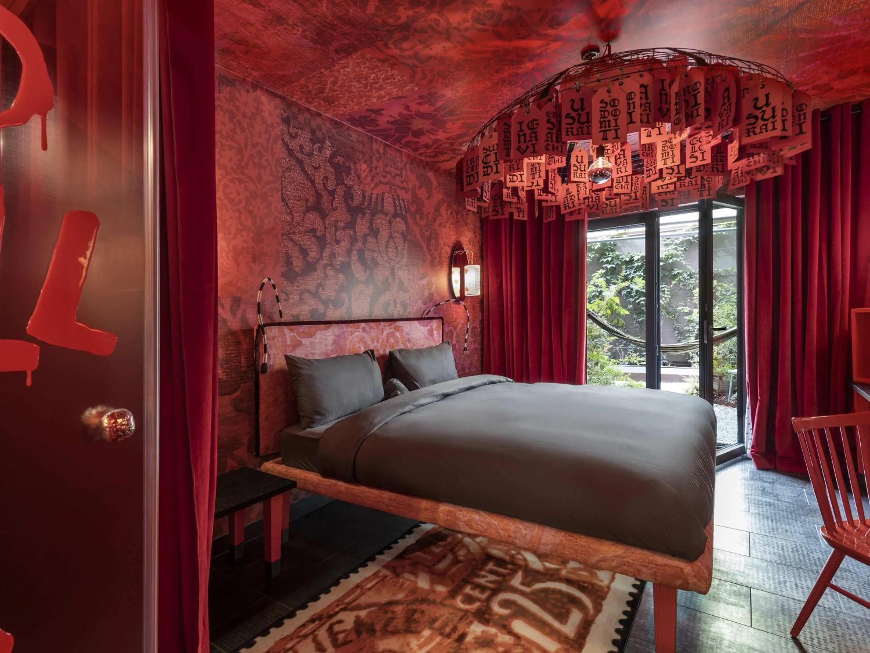 Bedroom, Bed in 25hours Hotel Florence Piazza San Paolino