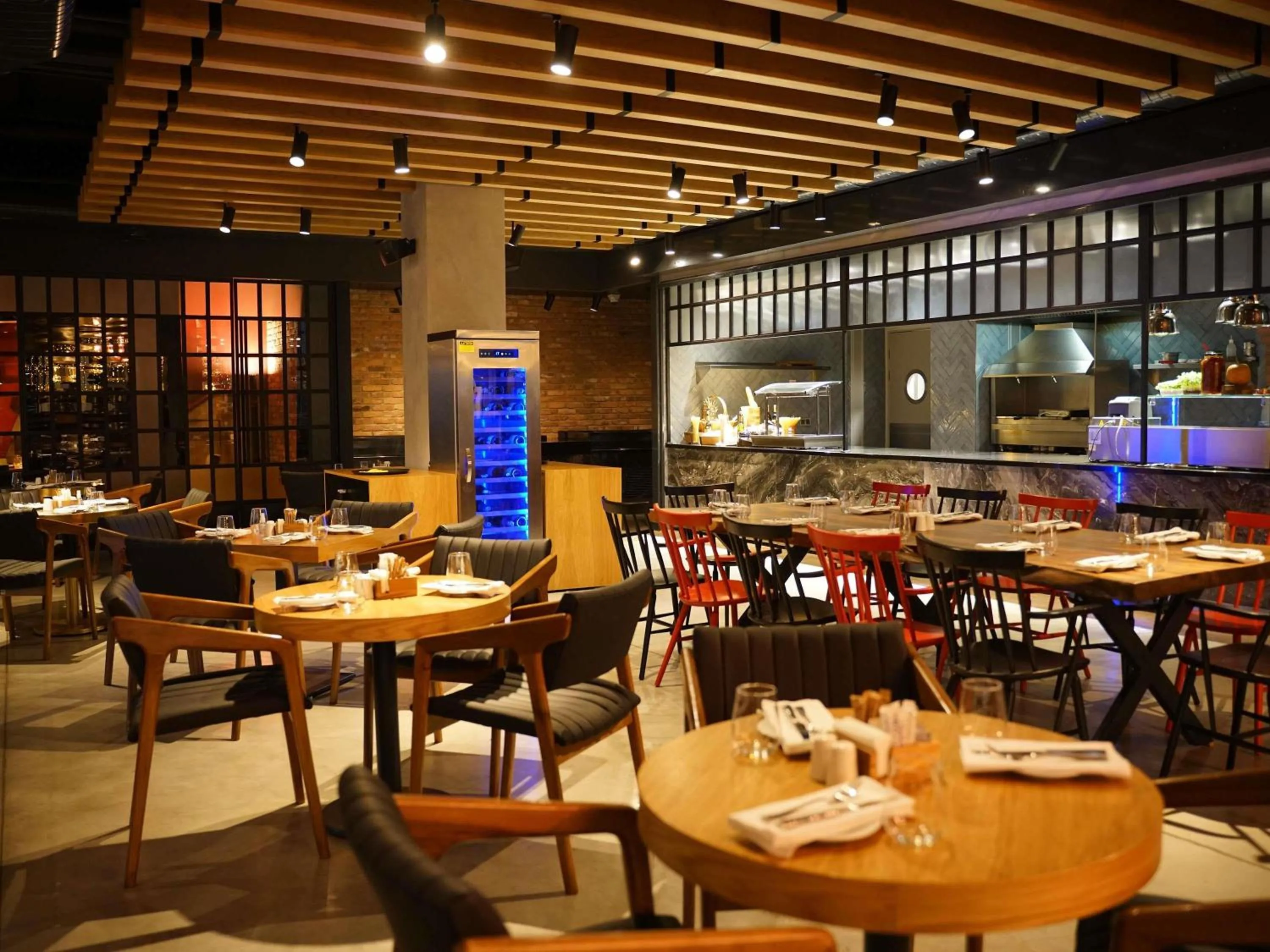 Restaurant/places to eat in Novotel Bishkek City Center