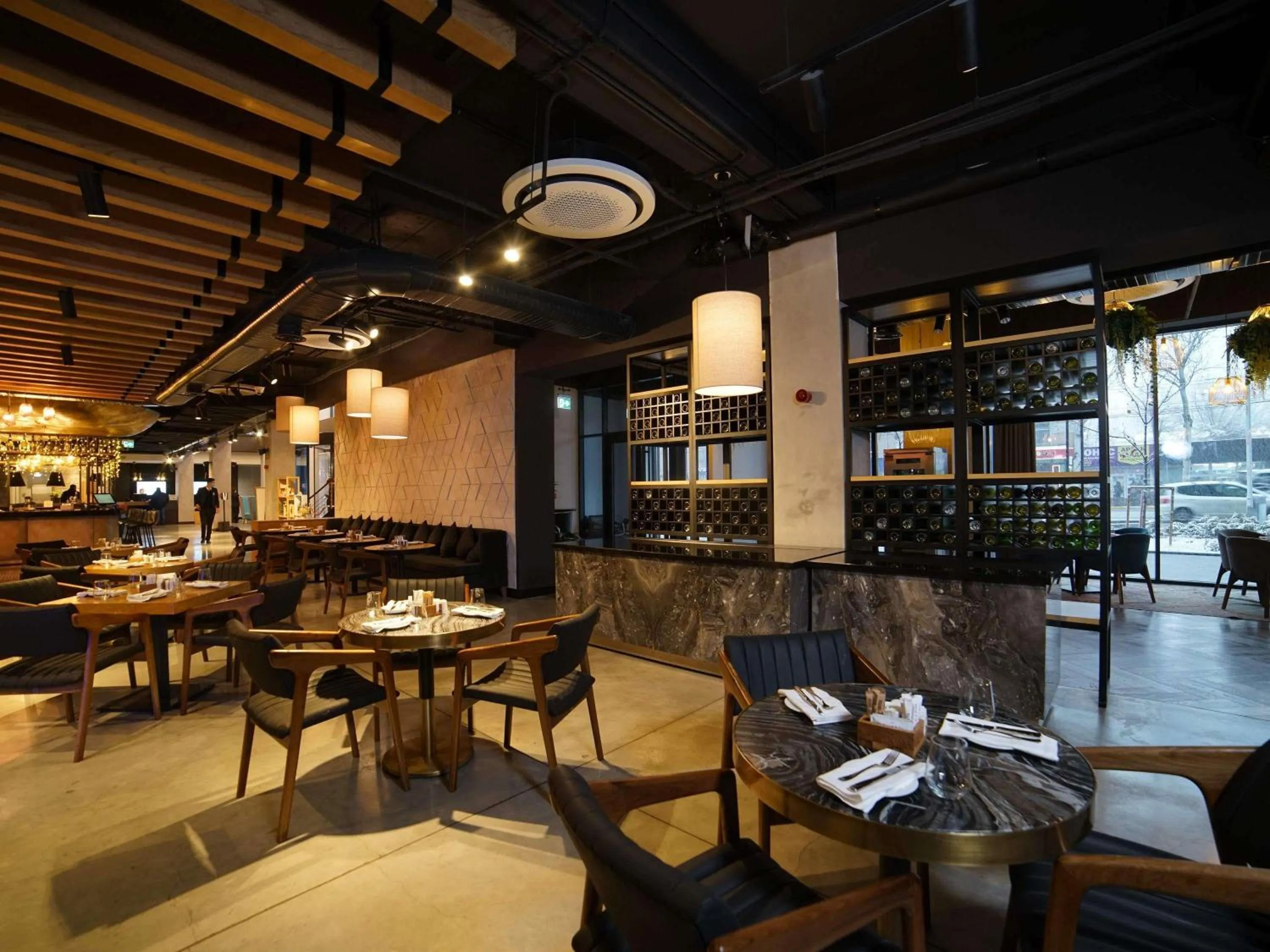 Restaurant/places to eat in Novotel Bishkek City Center