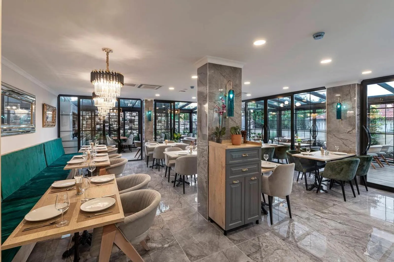 Restaurant/places to eat in LAGUN CASTLE HOTEL&SPA