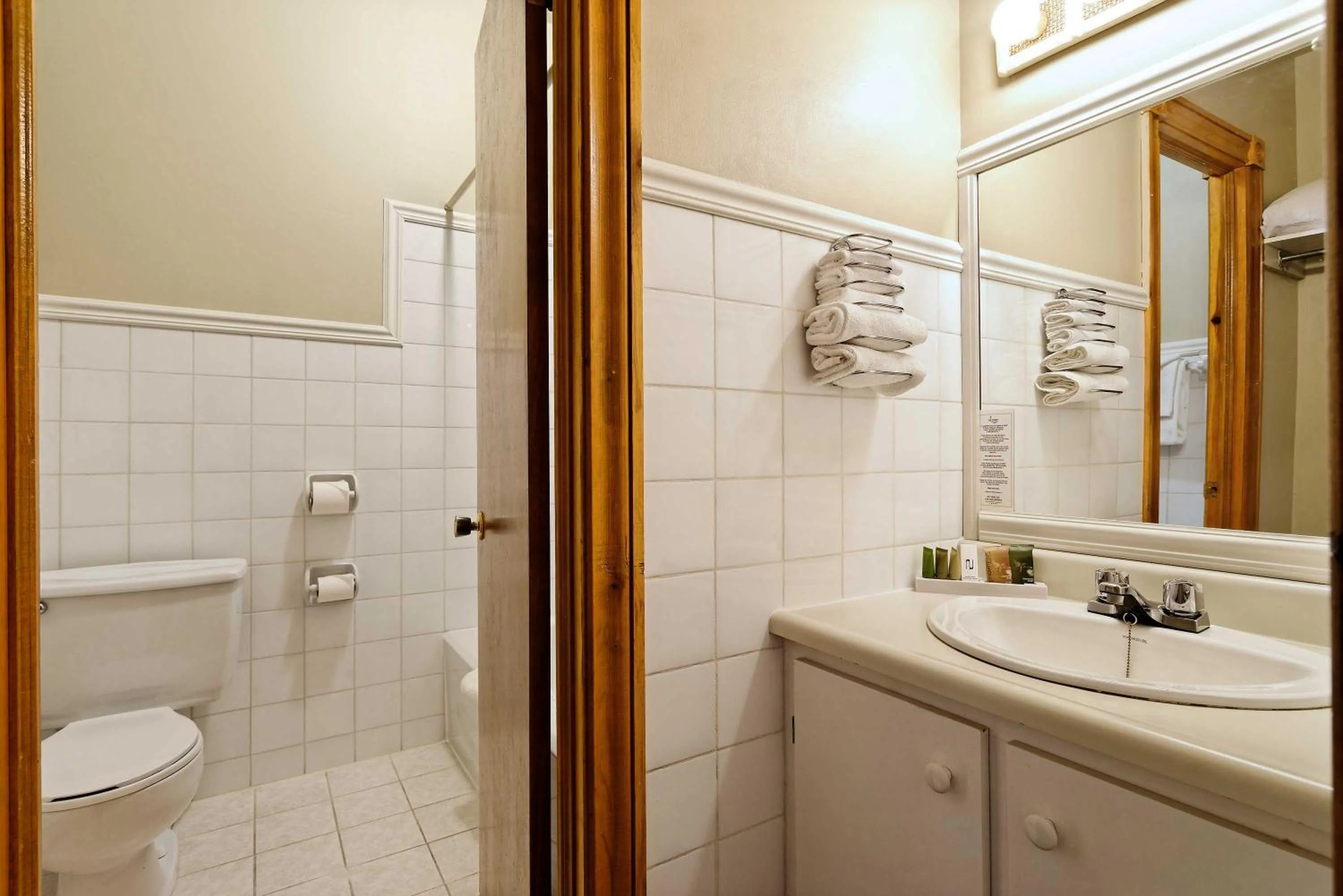 Bathroom in Hotel Cap-aux-Pierres