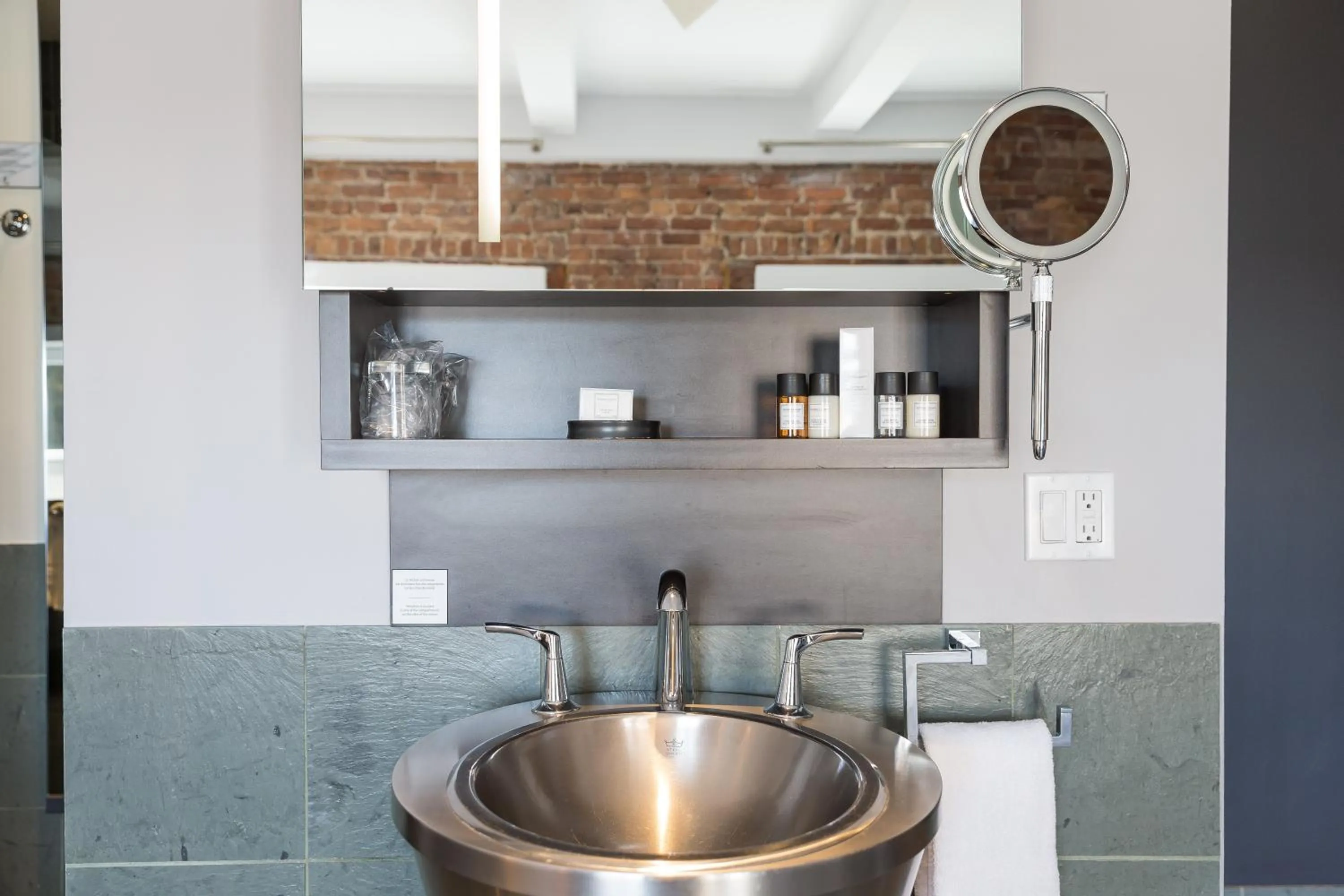 Bedroom in Hotel le Priori