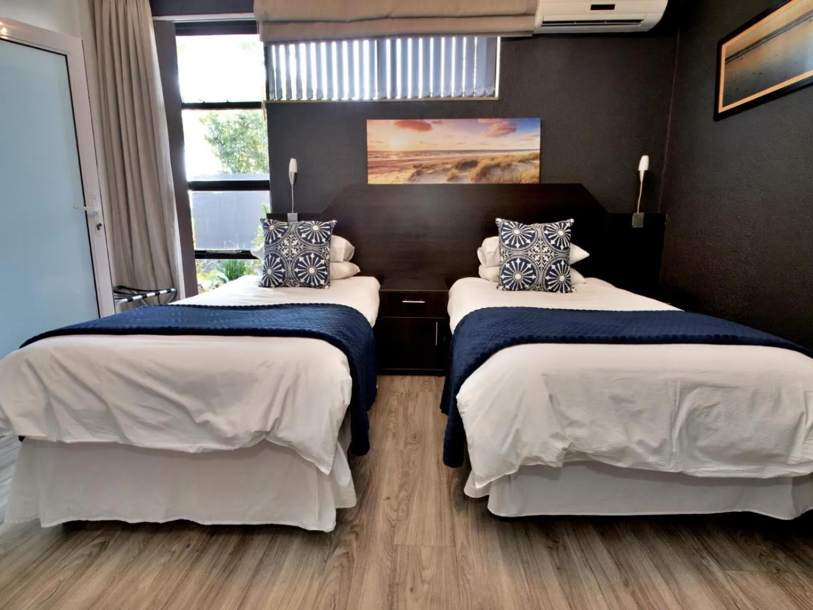 Bed in Beachwood Inn Melkbosstrand