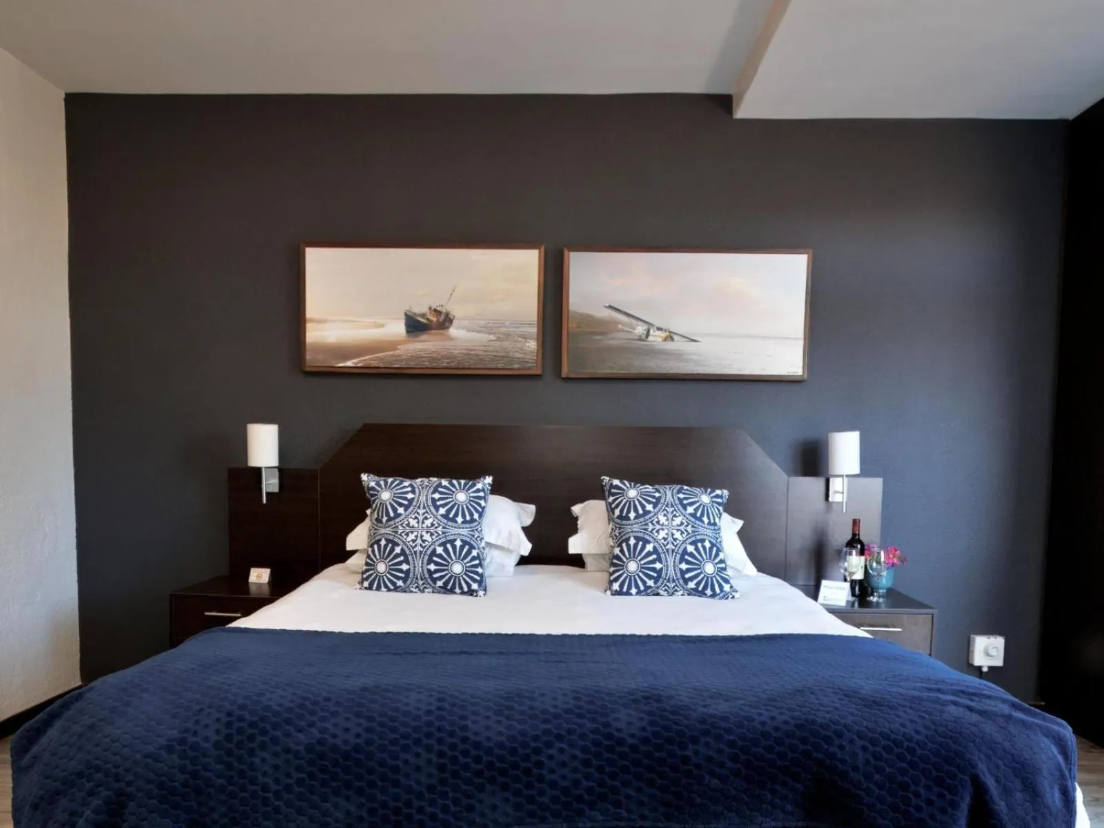 Bed in Beachwood Inn Melkbosstrand