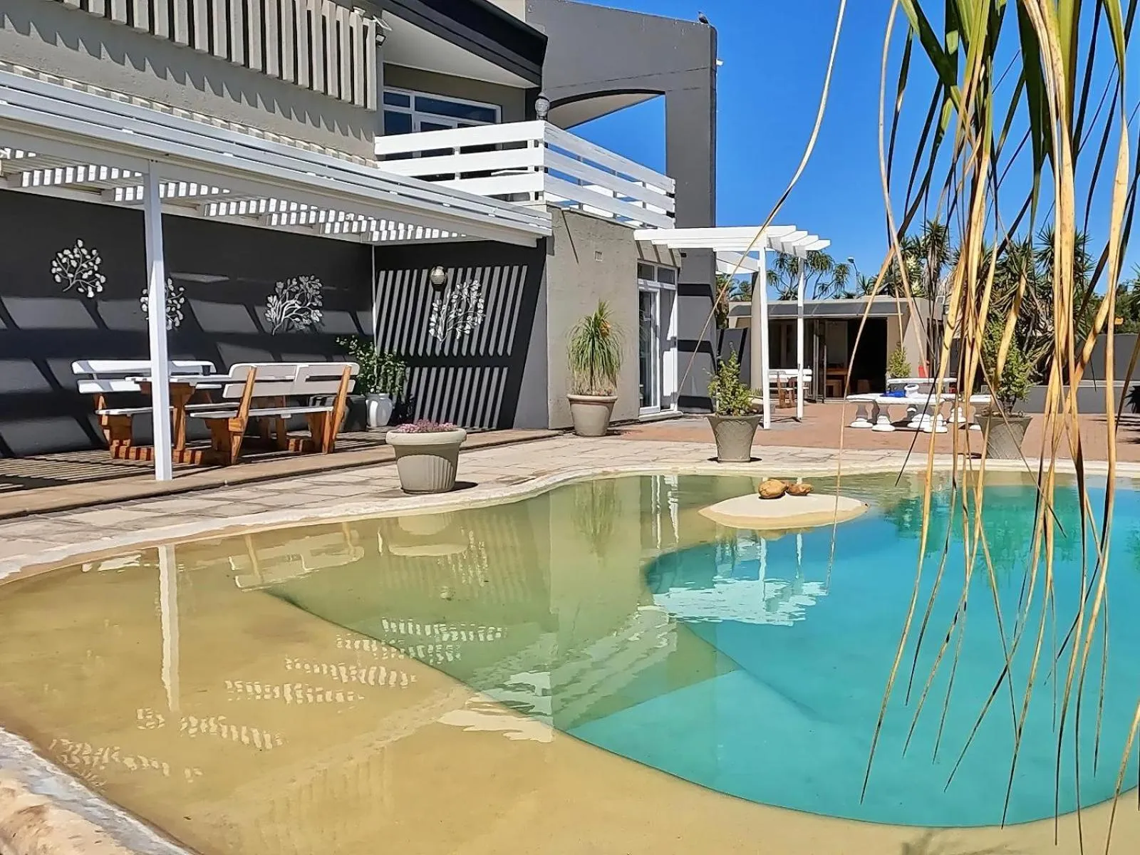 Facade/entrance in Beachwood Inn Melkbosstrand