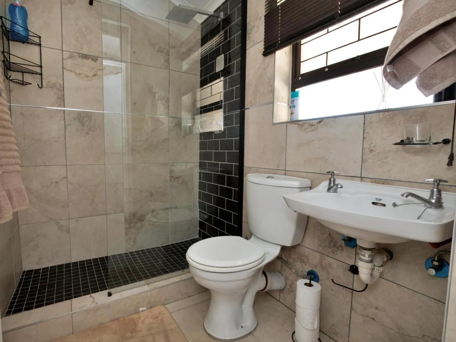 Bathroom in Beachwood Inn Melkbosstrand