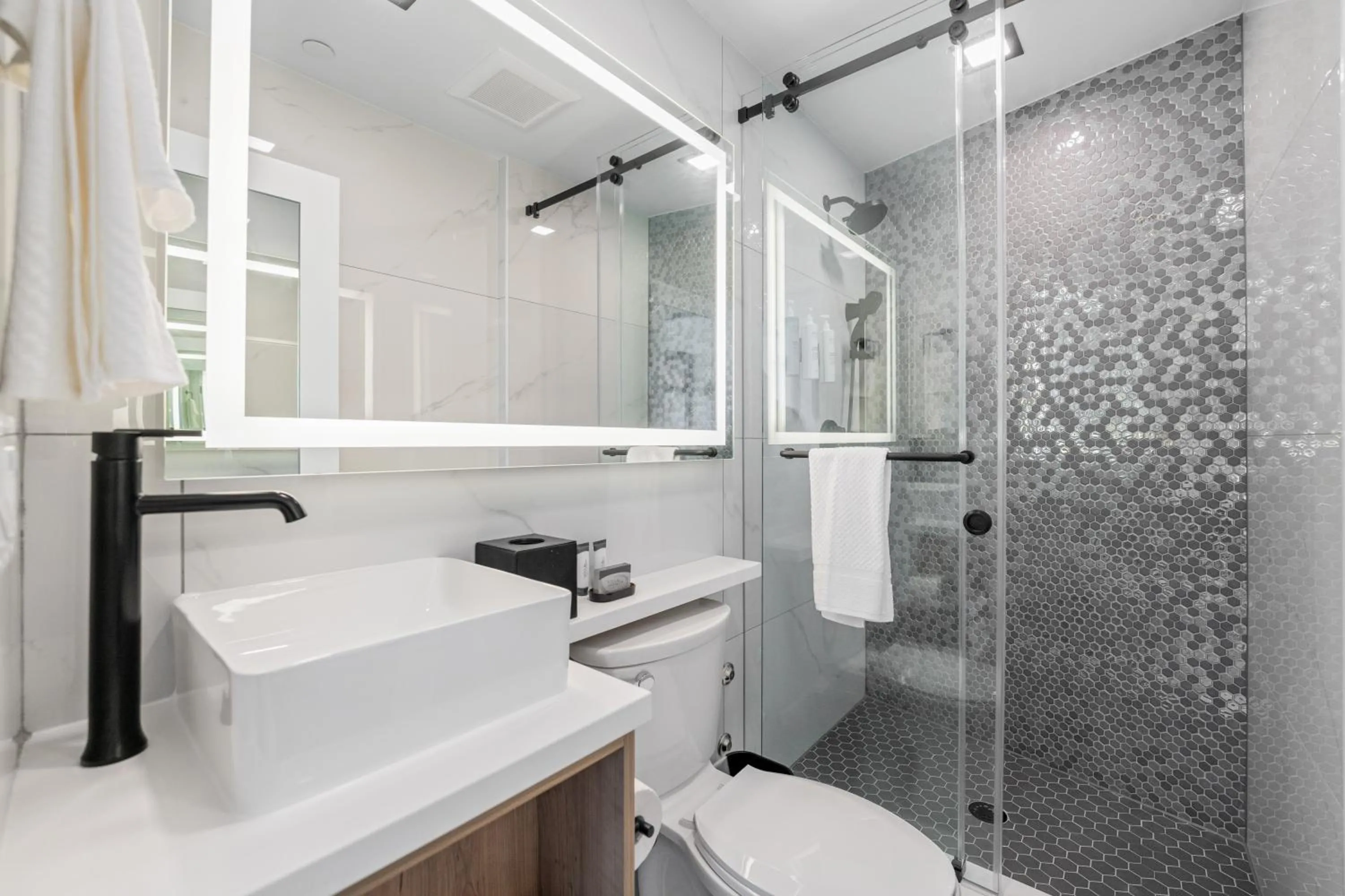 Shower in Tower Hotel at Fallsview