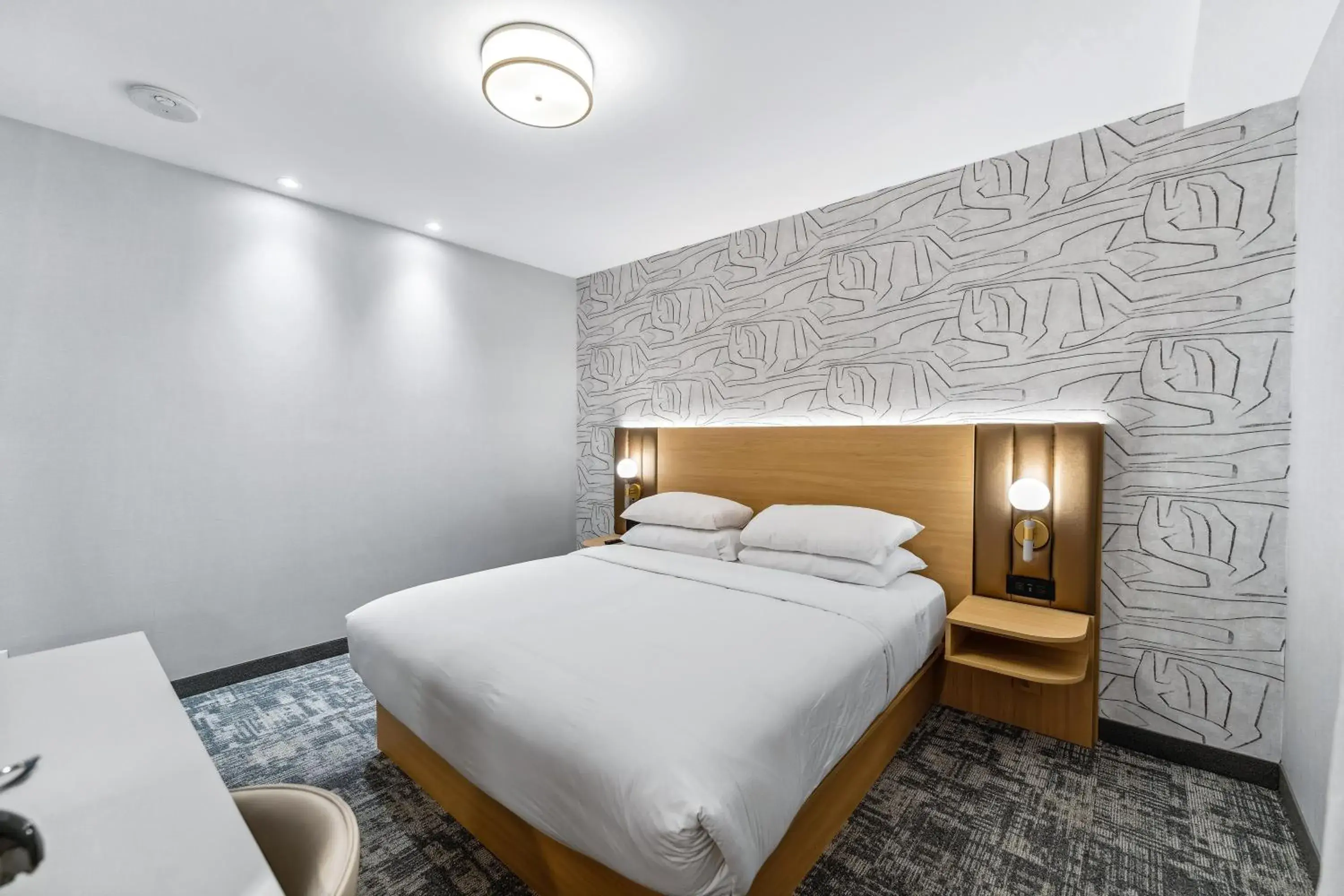 Standard King Room - Lobby Level- No View in Tower Hotel at Fallsview Standard King Room - Lobby Level- No View in Tower Hotel at Fallsview