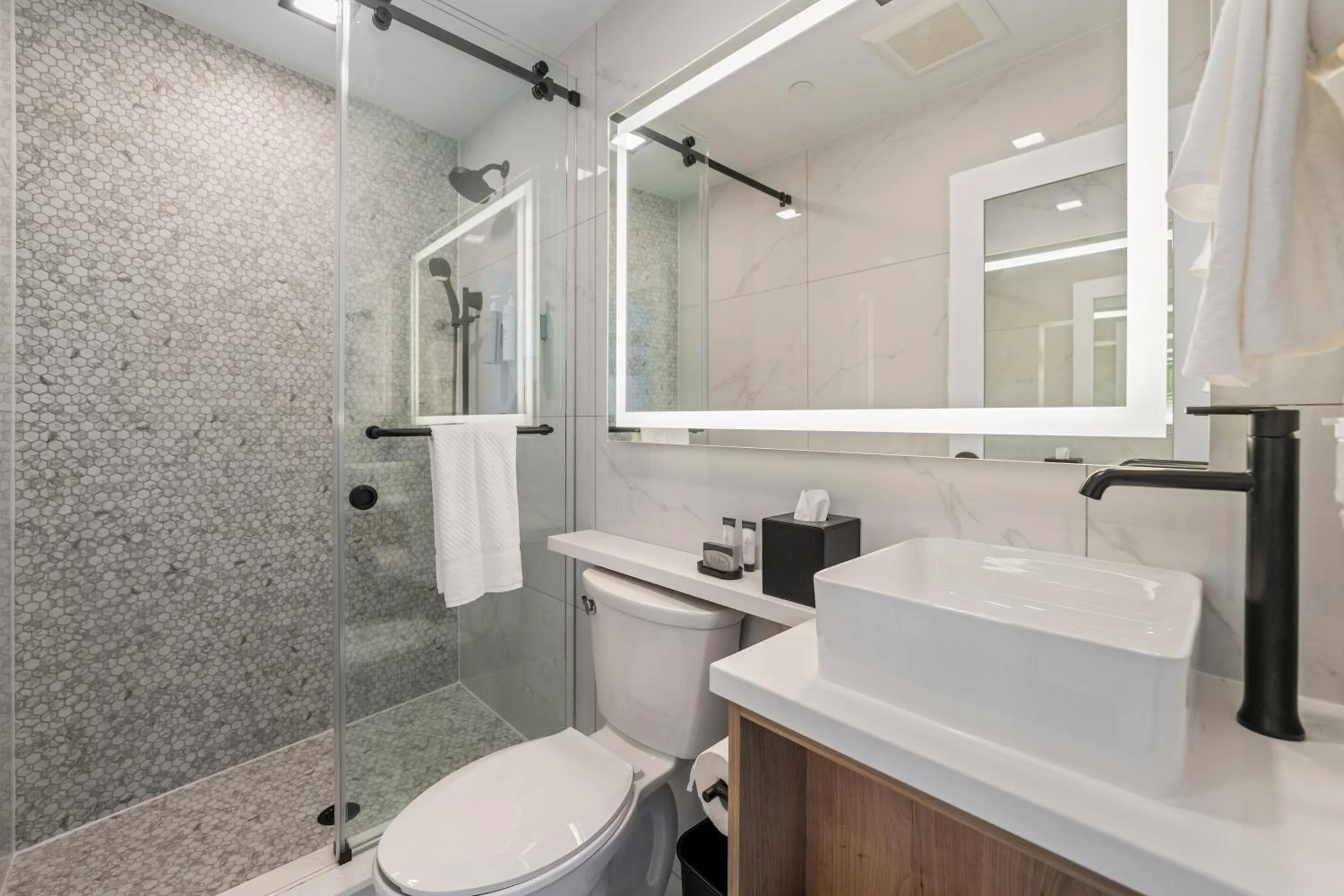 Shower in Tower Hotel at Fallsview