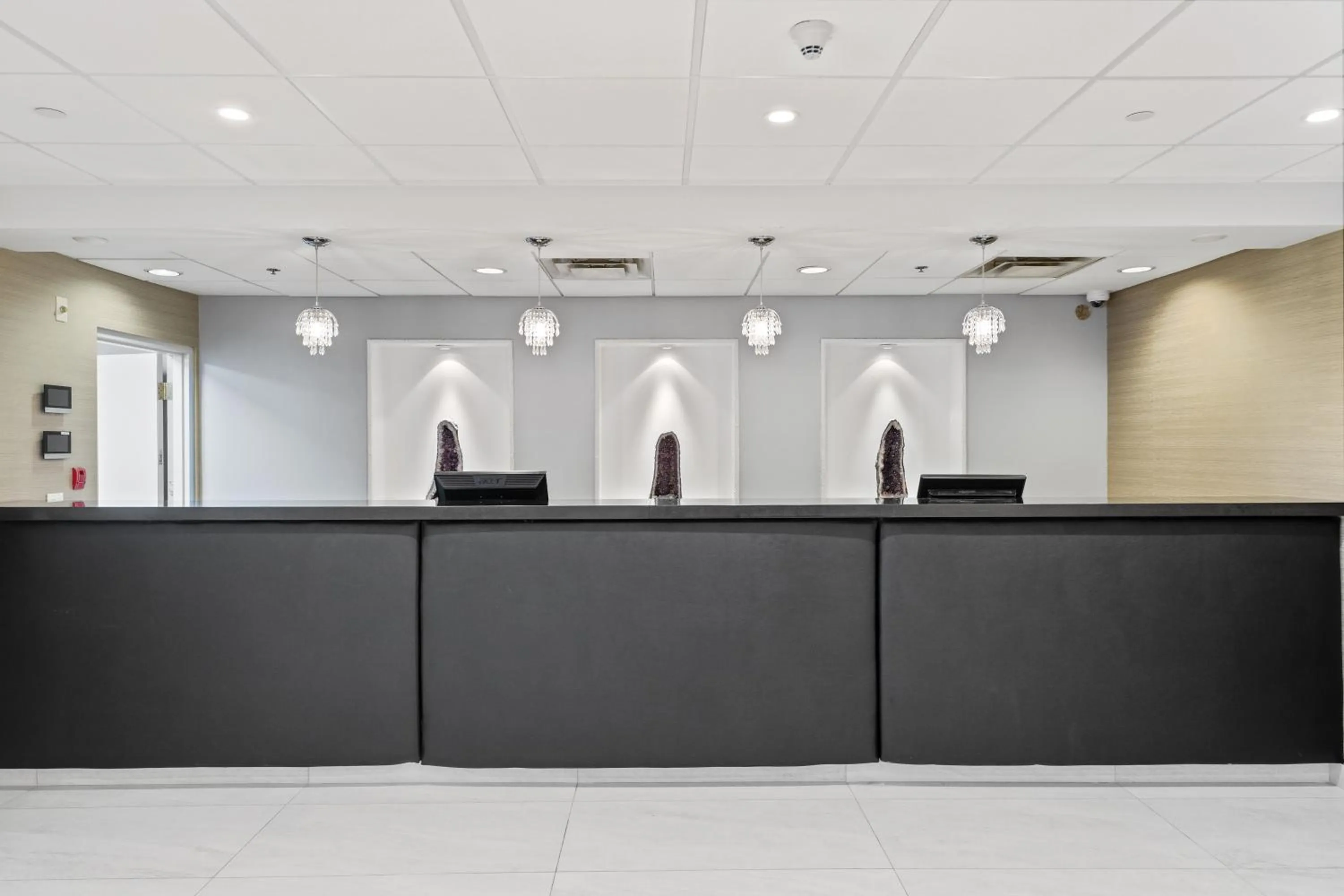 Lobby or reception in Tower Hotel at Fallsview