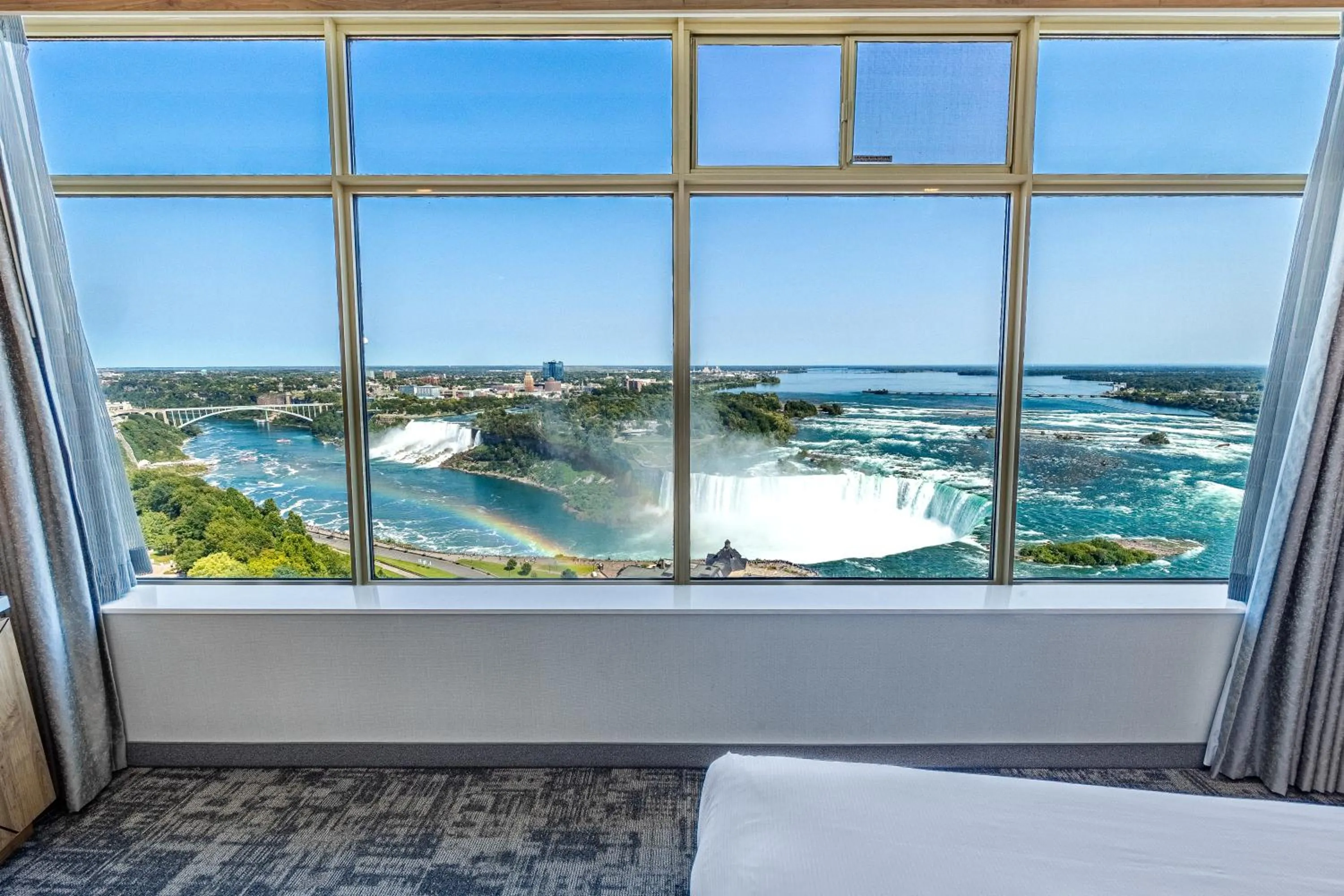 Bed in Tower Hotel at Fallsview