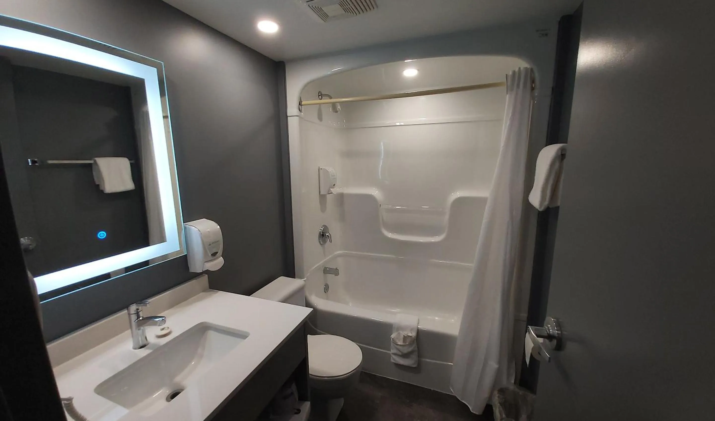 Bathroom in Americana Waterpark Resort & Spa