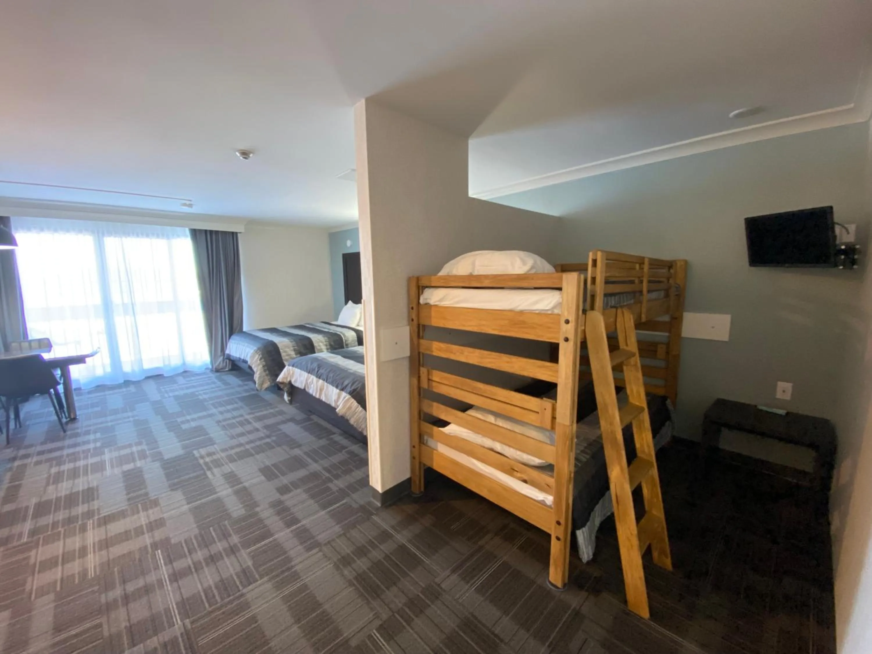 TV and multimedia, Bed in Americana Waterpark Resort & Spa