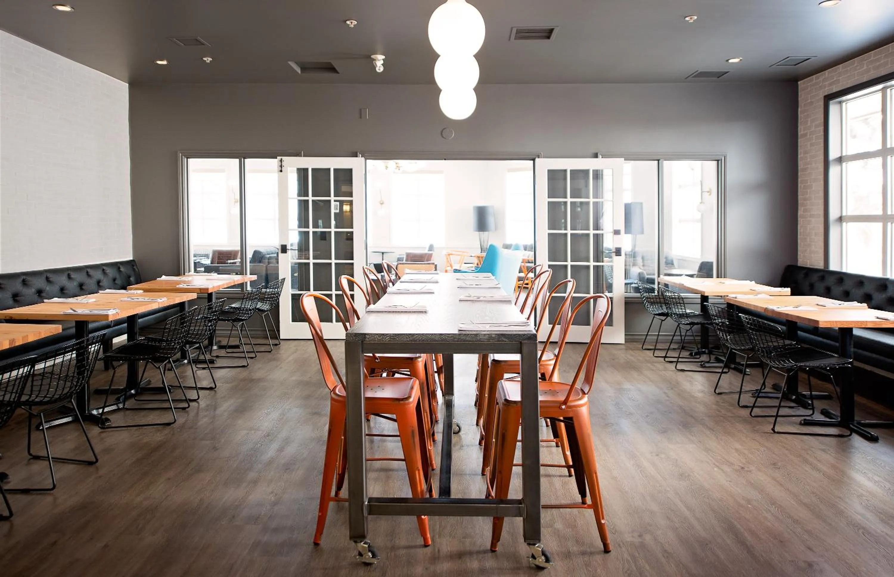 Lounge or bar in Coast Canmore Hotel & Conference Centre