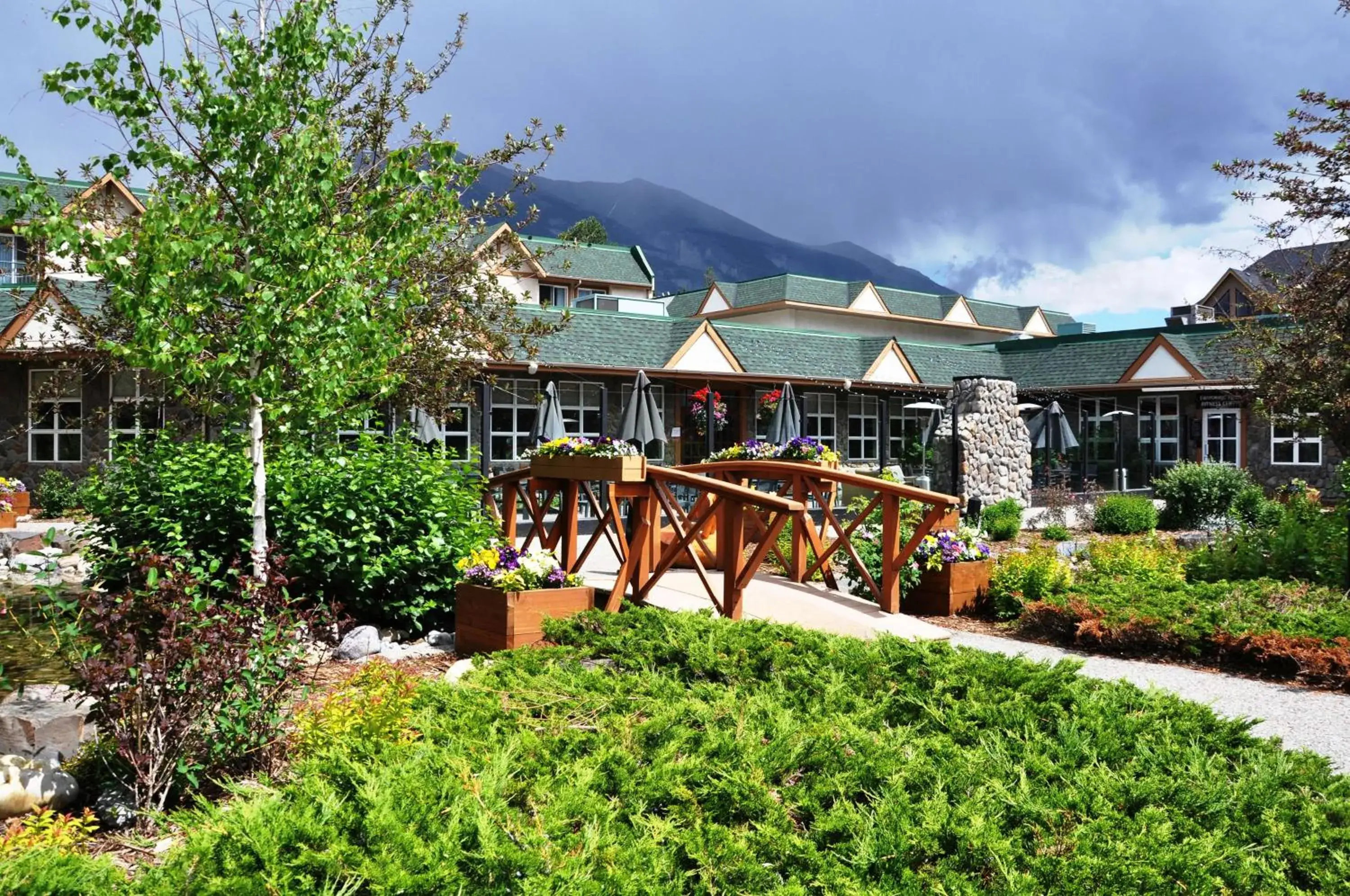 Property building in Coast Canmore Hotel & Conference Centre Property building in Coast Canmore Hotel & Conference Centre