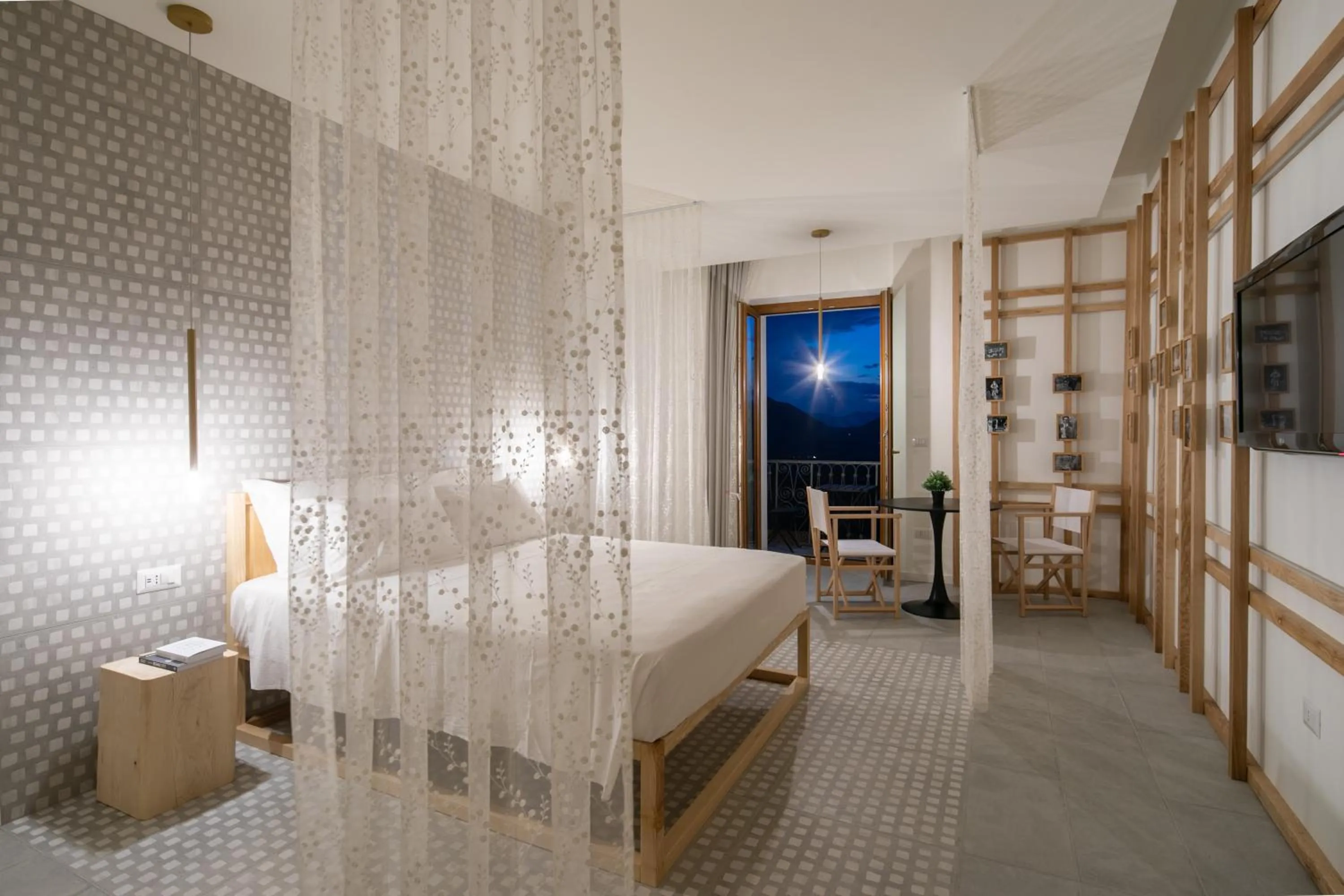 Balcony/Terrace, Bed in Terra del Sasso Suites - Design Architetto Salvatore Spataro