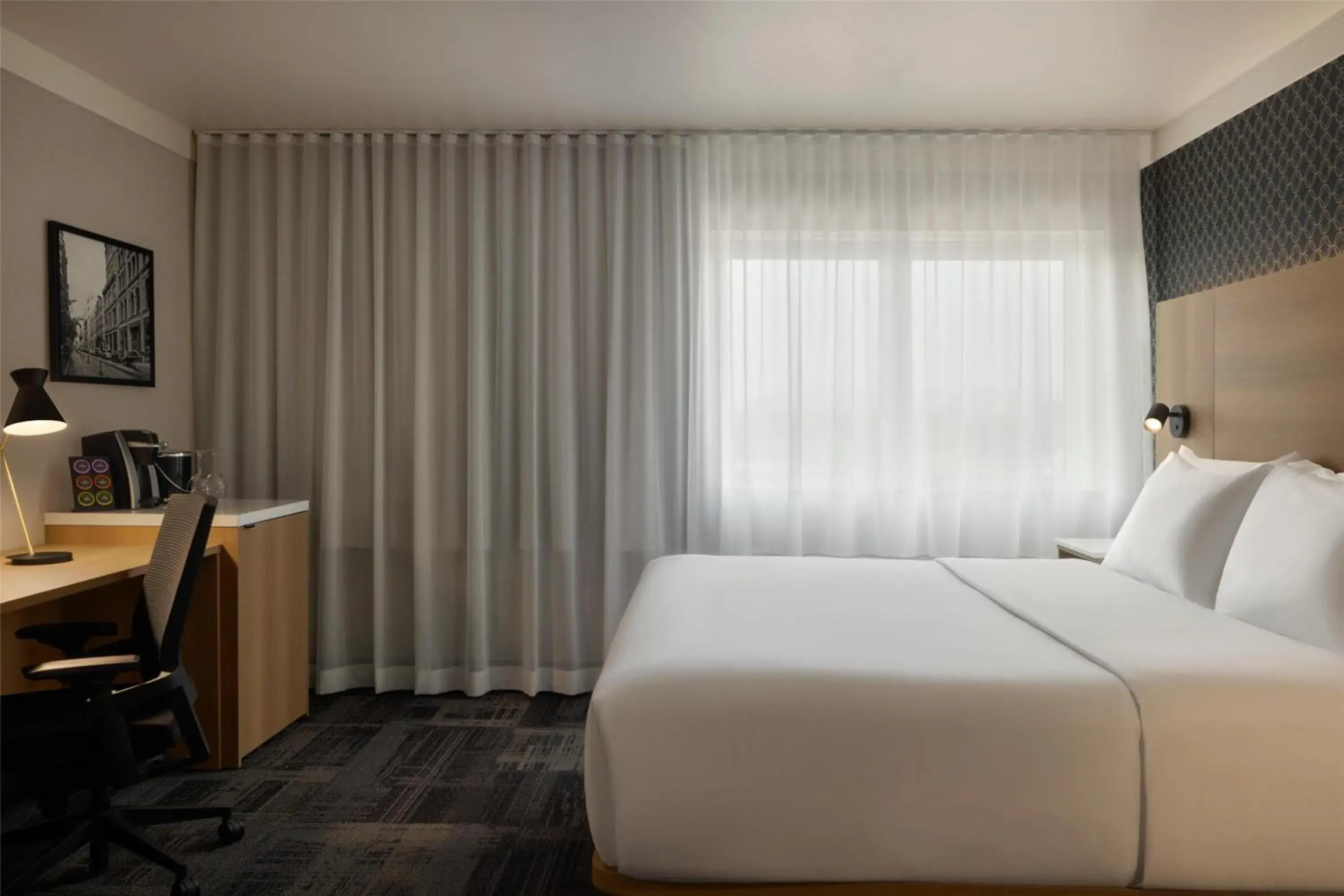 Bedroom, Bed in Best Western Plus City Centre Centre-Ville Bedroom, Bed in Best Western Plus City Centre Centre-Ville