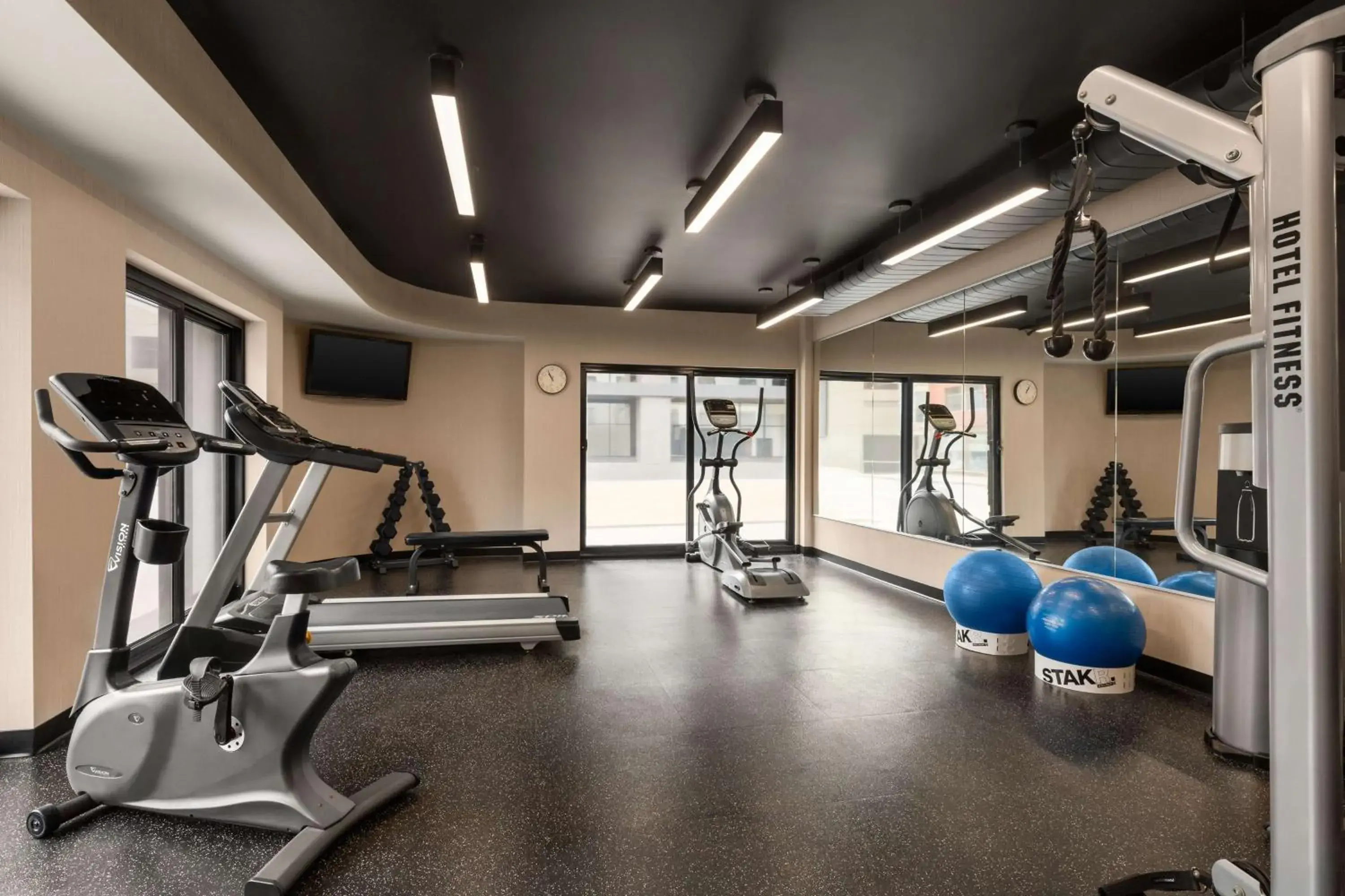 Fitness centre/facilities in Best Western Plus City Centre Centre-Ville Fitness centre/facilities in Best Western Plus City Centre Centre-Ville