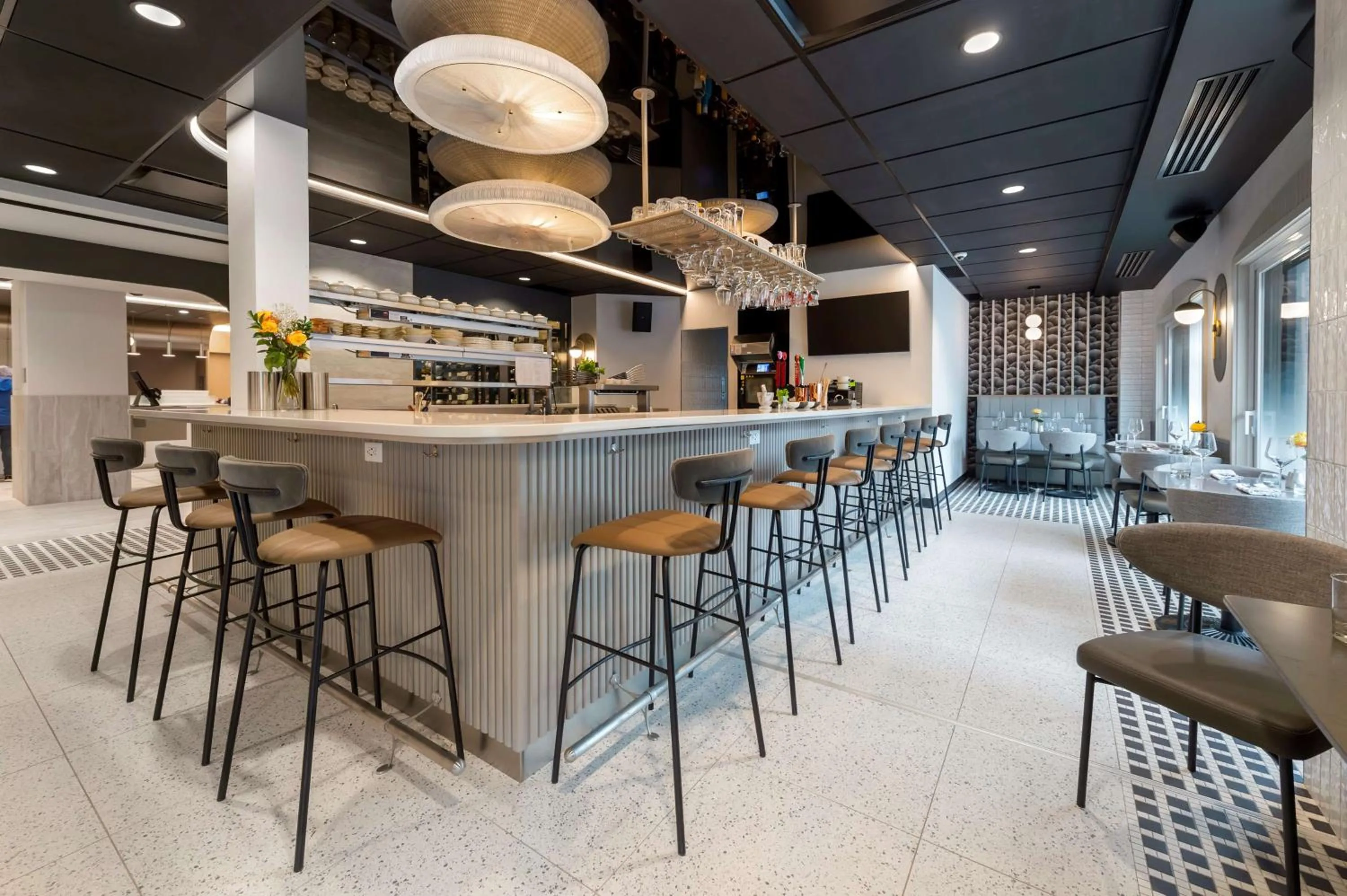 Lounge or bar in Best Western Plus City Centre Centre-Ville