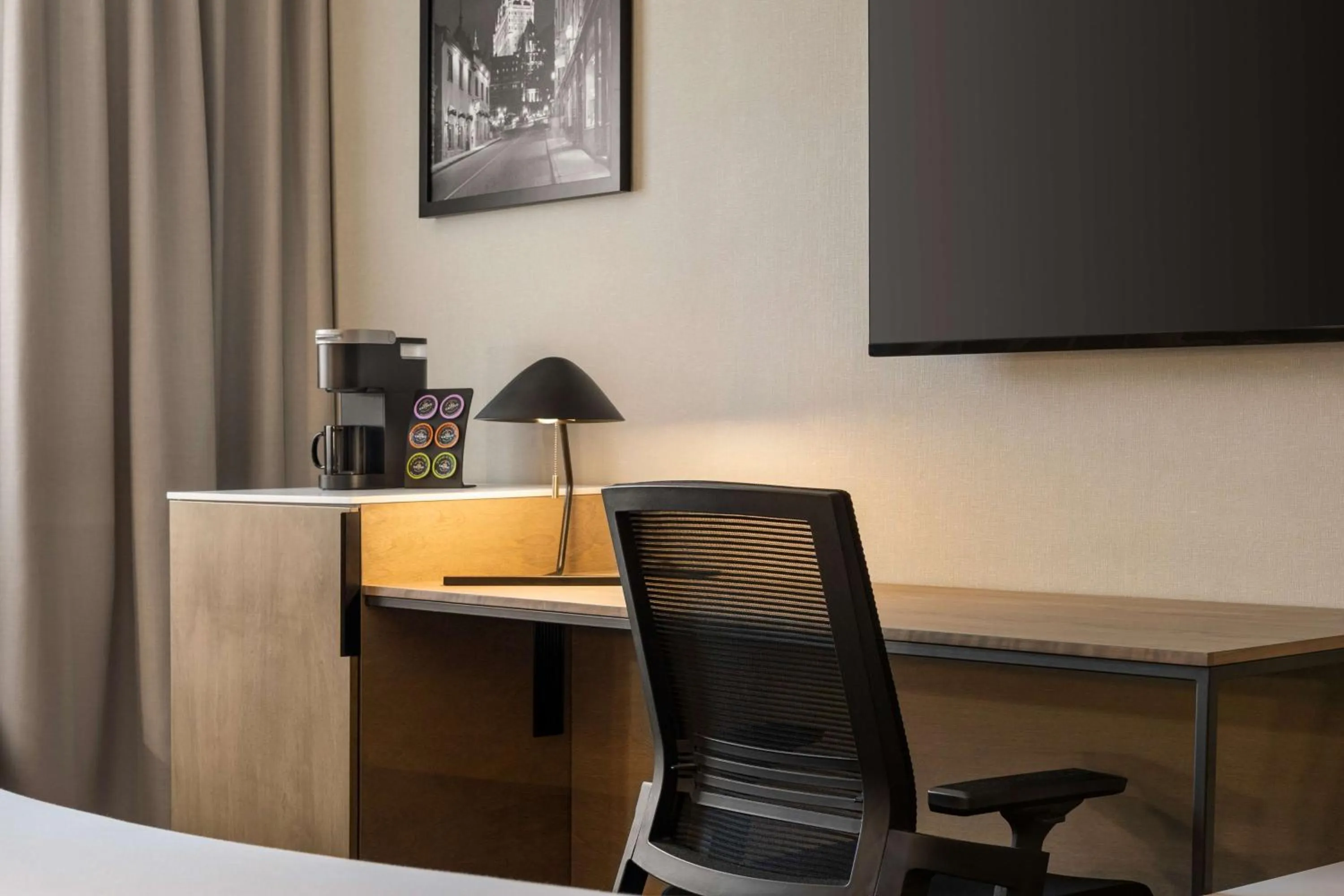 Bedroom in Best Western Plus City Centre Centre-Ville