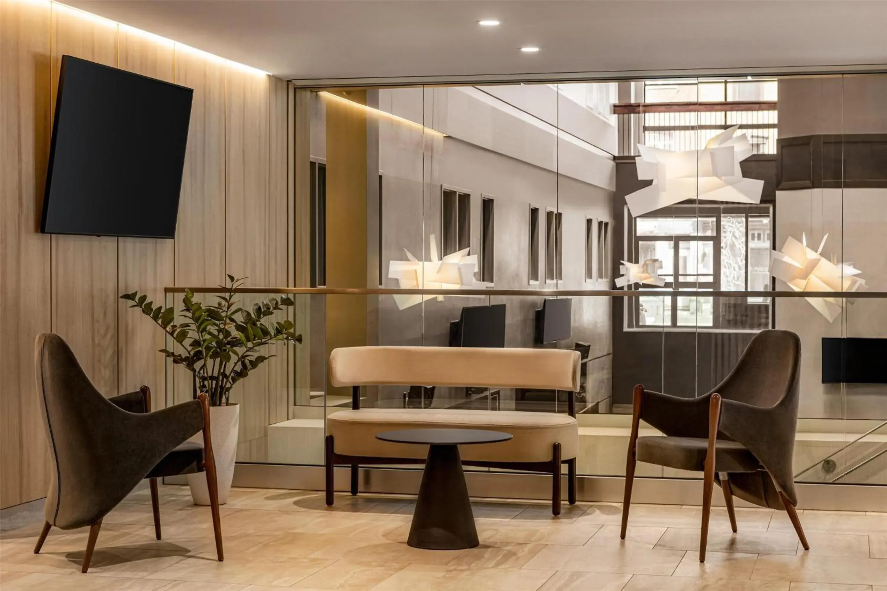 Lobby or reception in Best Western Plus City Centre Centre-Ville Lobby or reception in Best Western Plus City Centre Centre-Ville