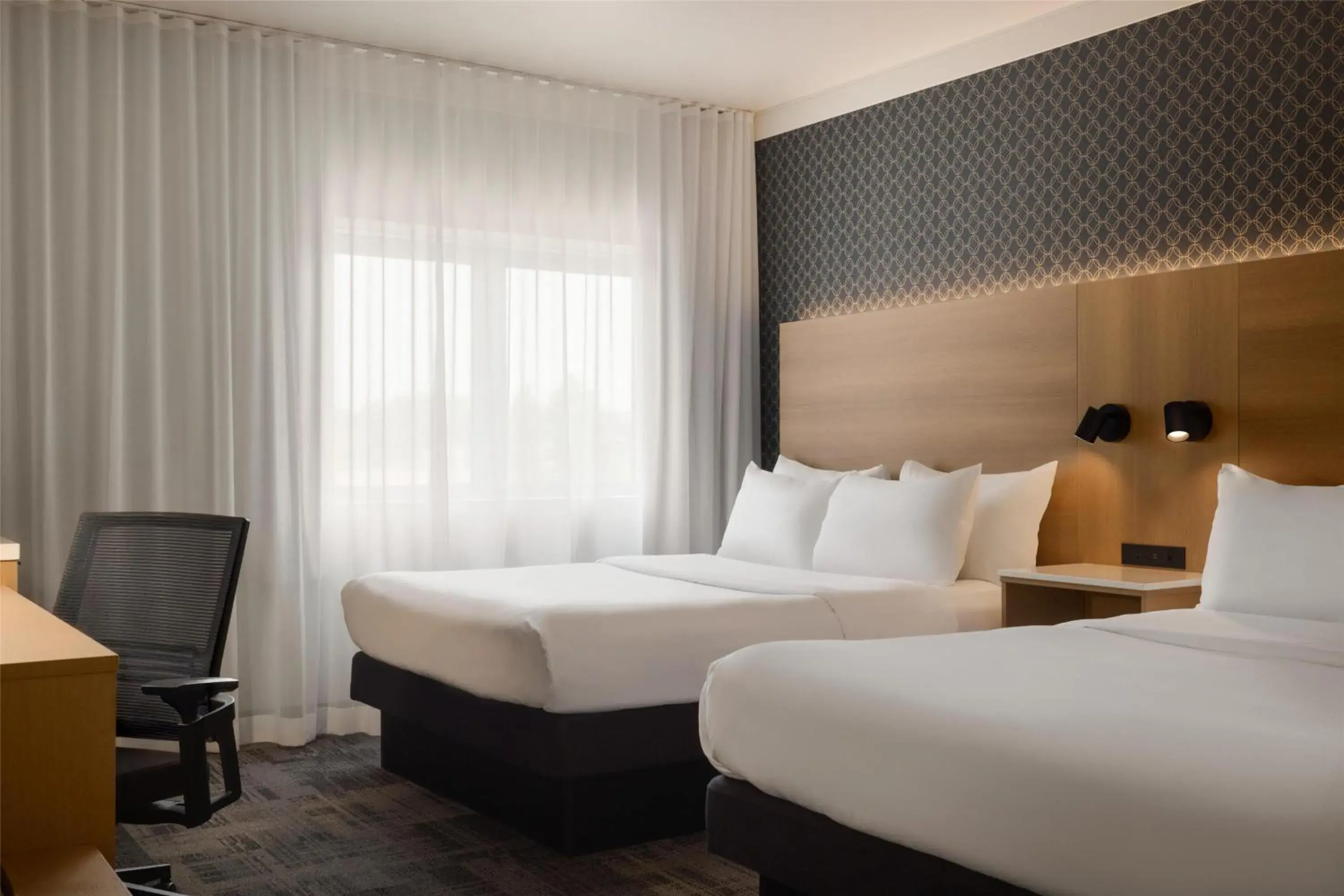 Bedroom, Bed in Best Western Plus City Centre Centre-Ville Bedroom, Bed in Best Western Plus City Centre Centre-Ville