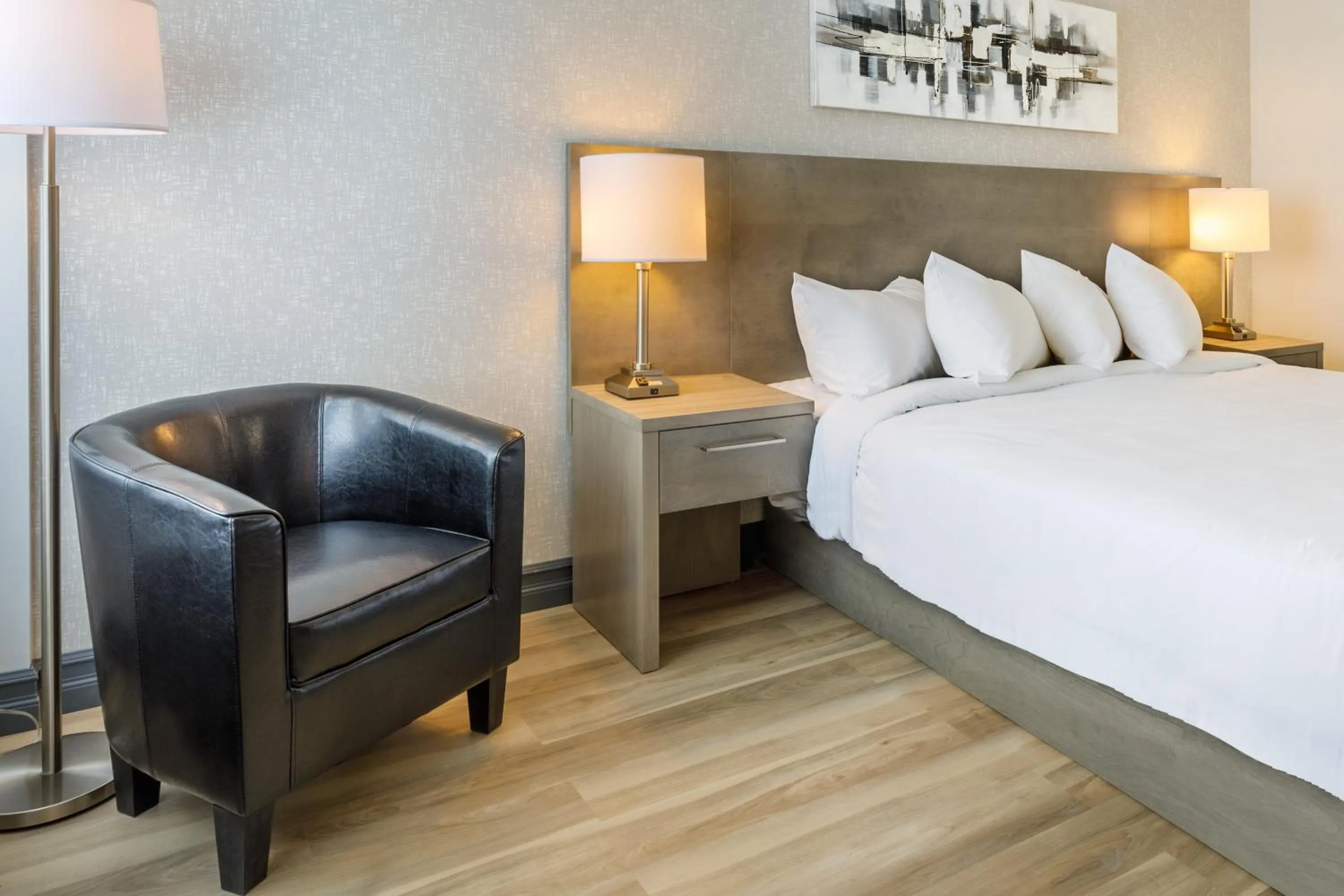 Bed in Repotel Aéroport Québec